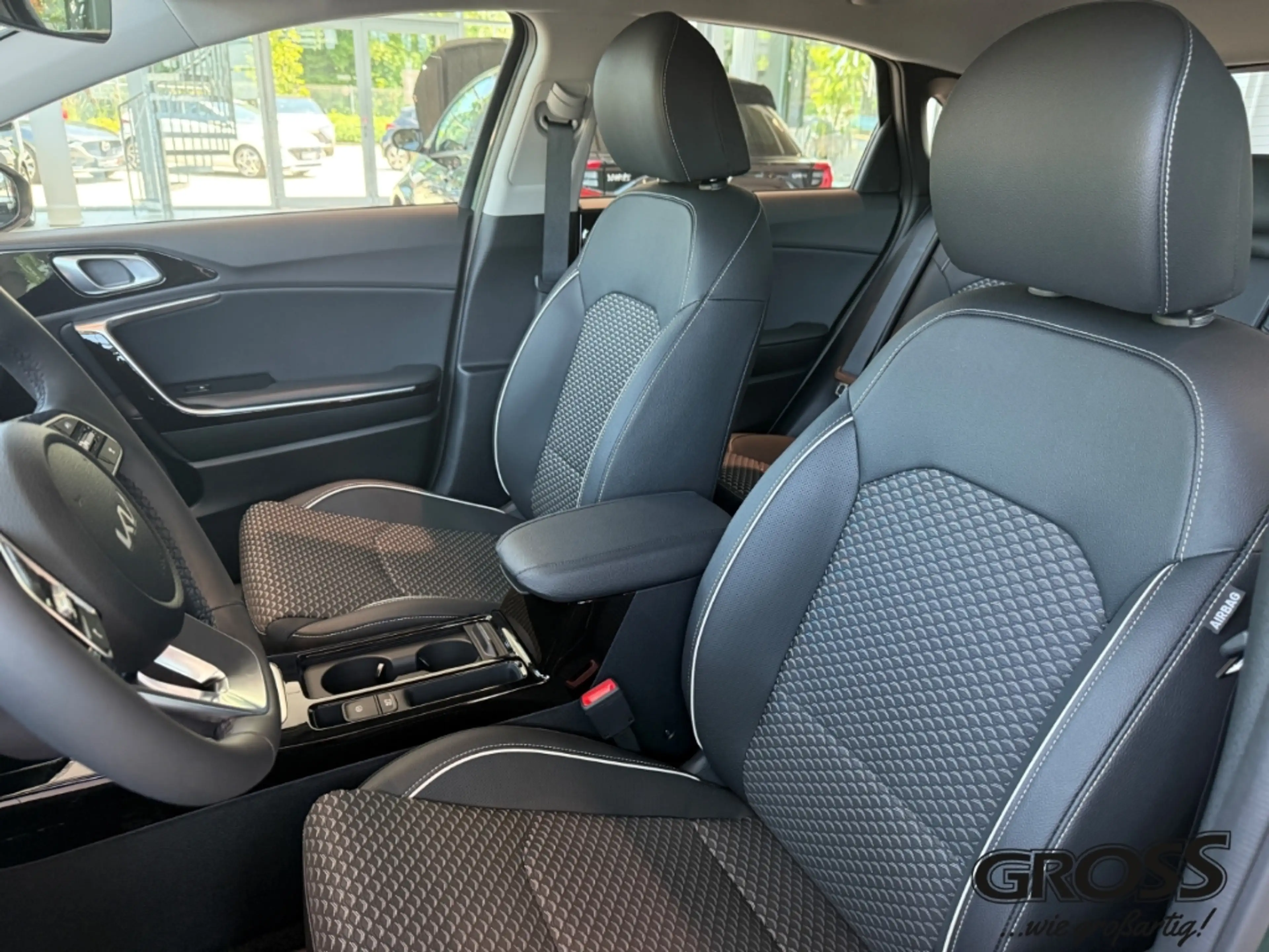 Kia Ceed / cee'd Spirit 1.5 T-GDI EU6e Navi Leder Digitales Cockpit — photo 12