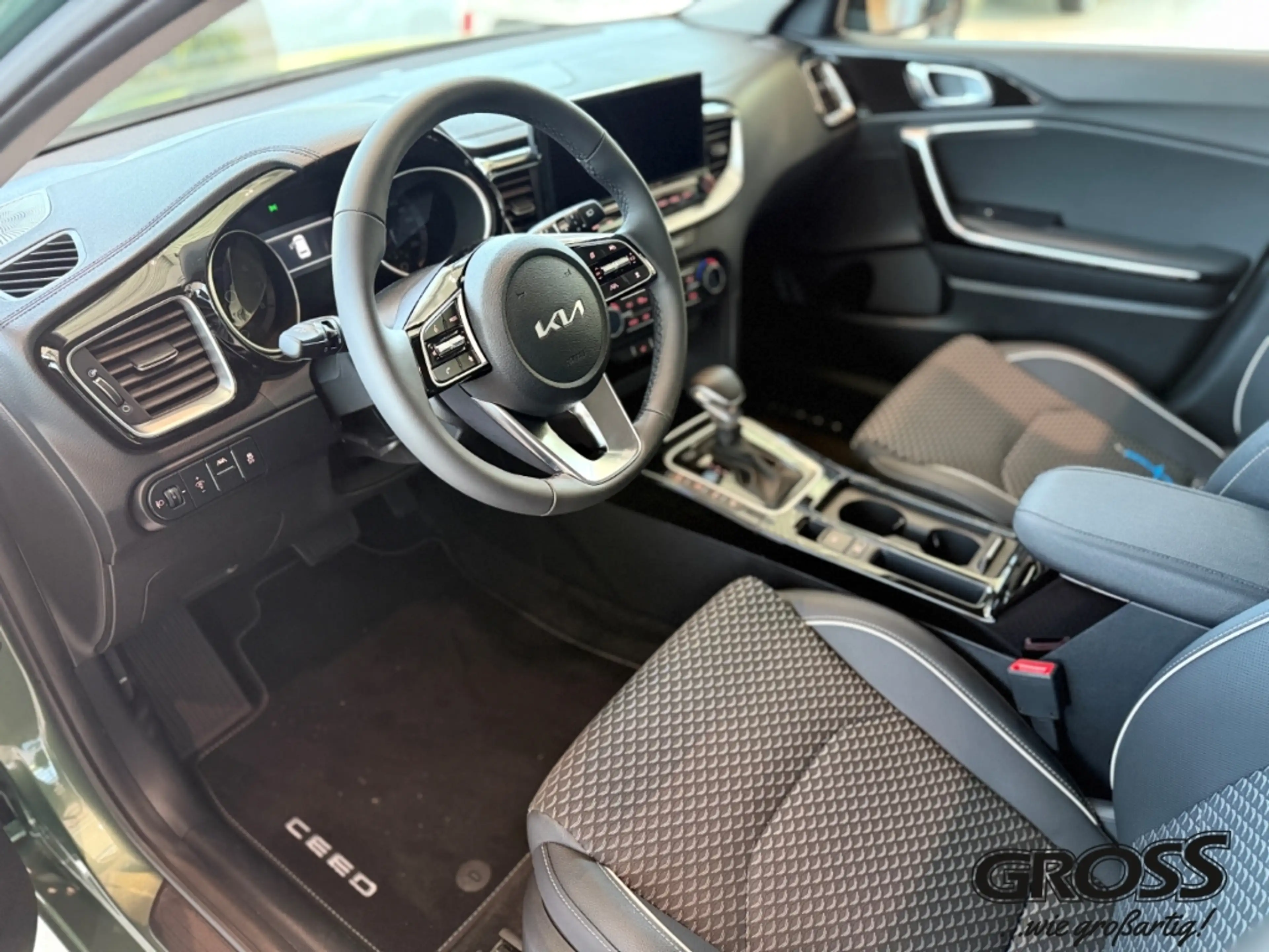 Kia Ceed / cee'd Spirit 1.5 T-GDI EU6e Navi Leder Digitales Cockpit — photo 11