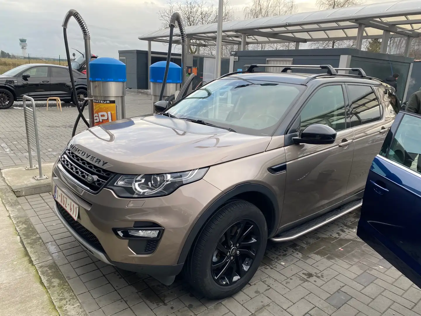 Land Rover Discovery Sport 2.0 TD4 E-Capability HSE Luxury Brązowy - 1