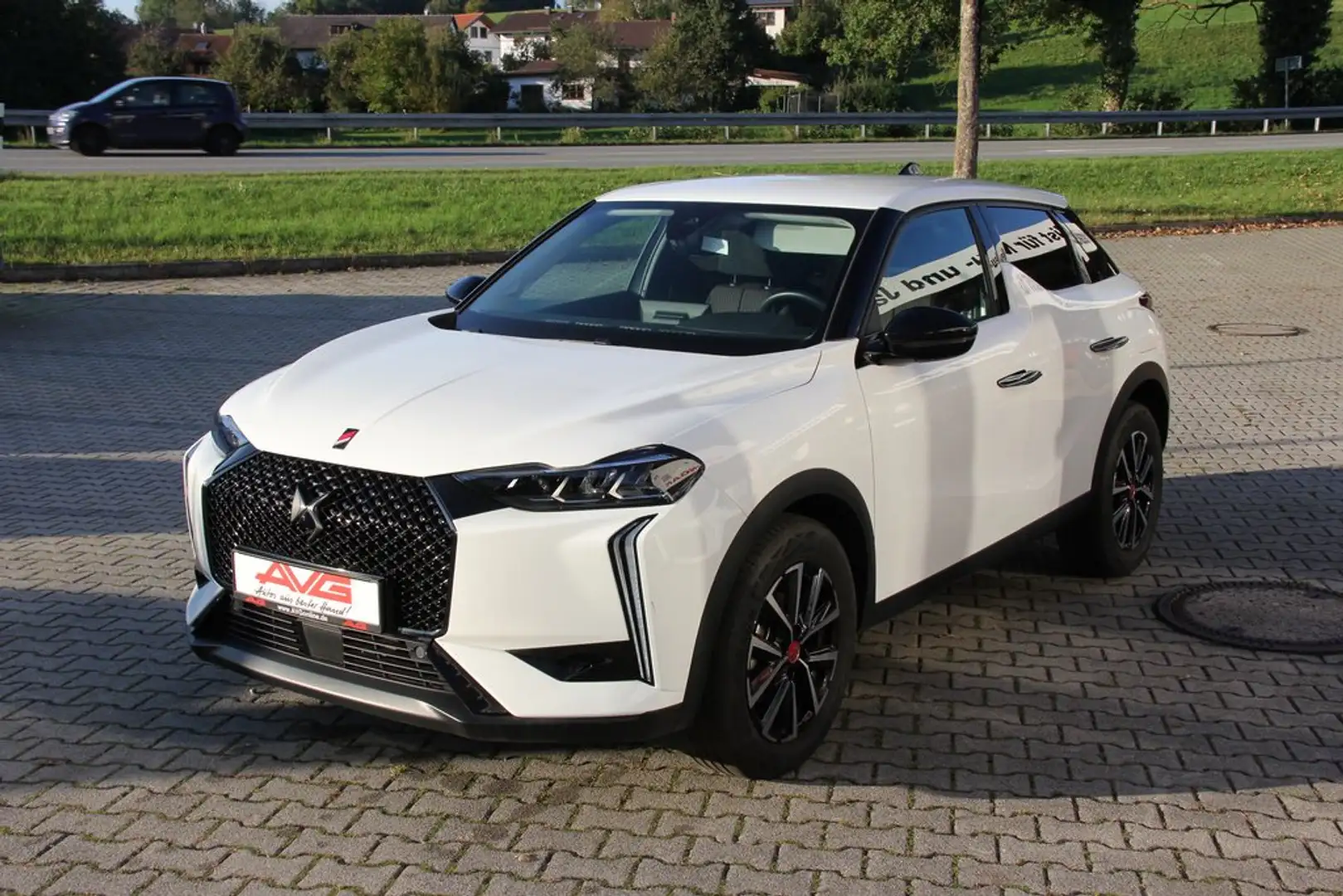 Ostatní 1.2 131PS Performance LED NAV 17Zoll Bílá - 1