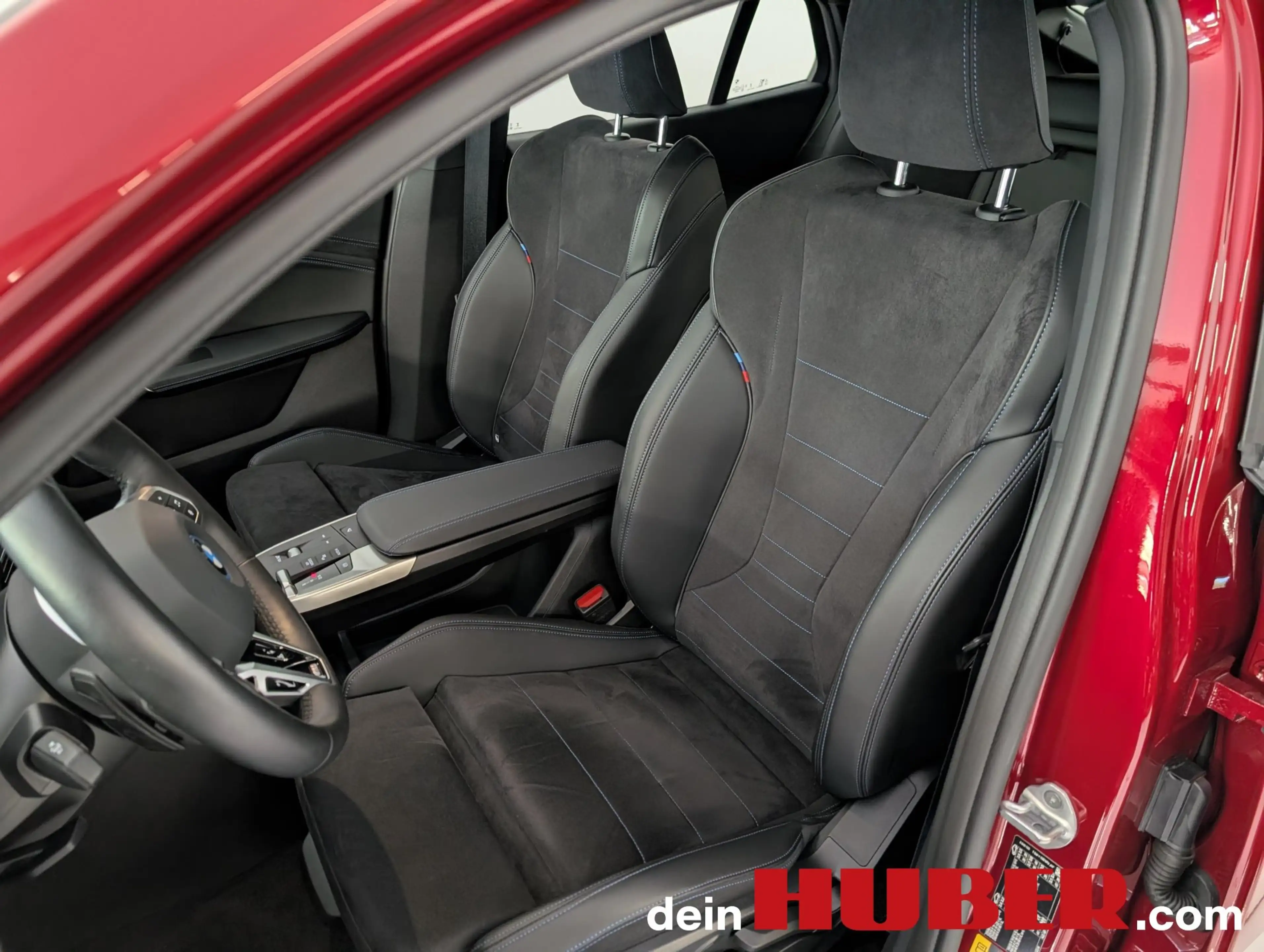 BMW iX2 eDrive20 — photo 10