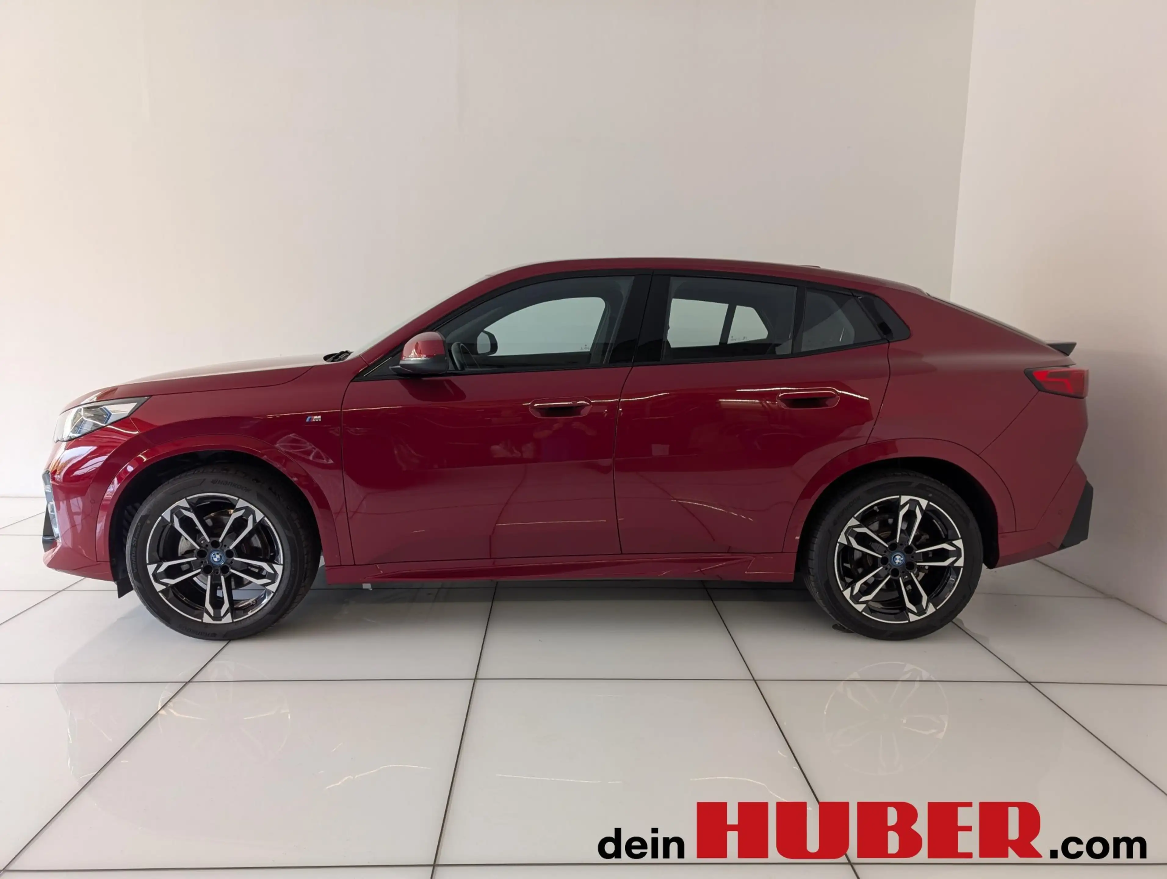 BMW iX2 eDrive20 — photo 4