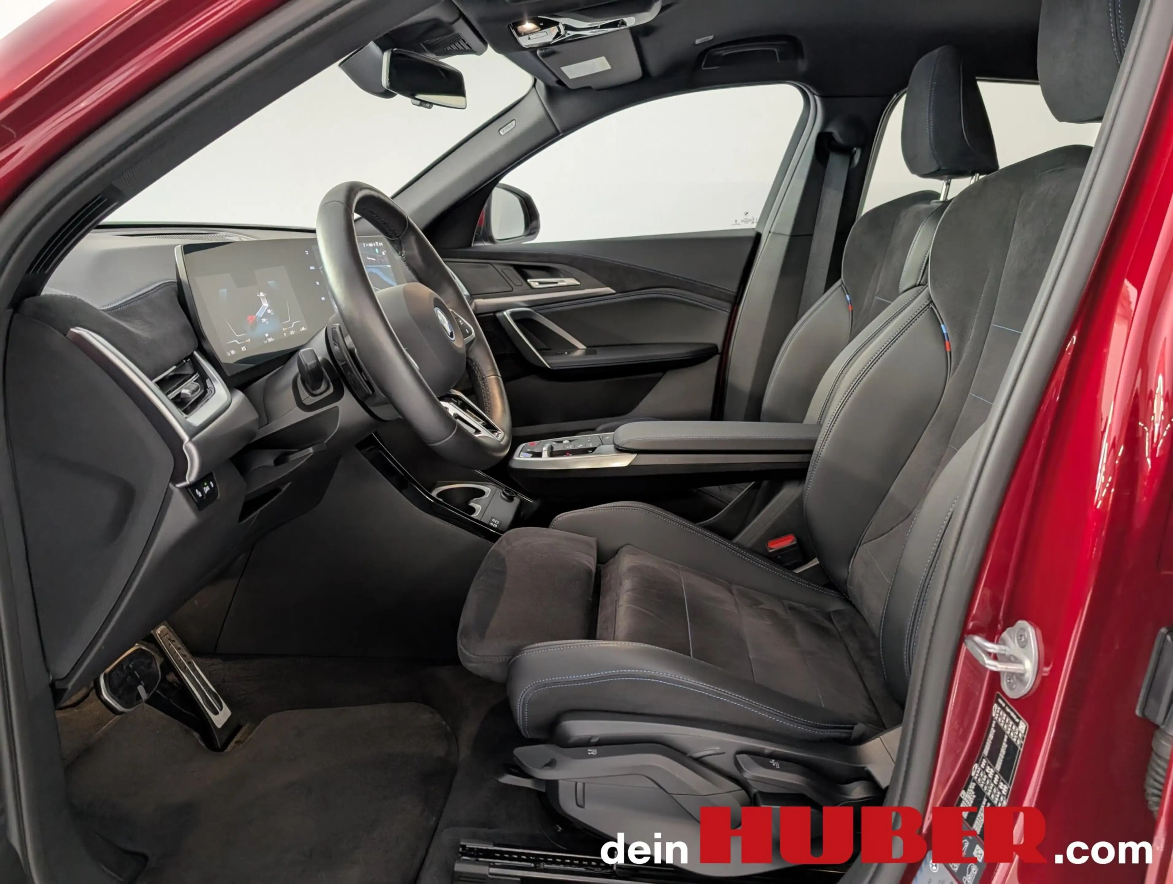 BMW iX2 eDrive20 — photo 9