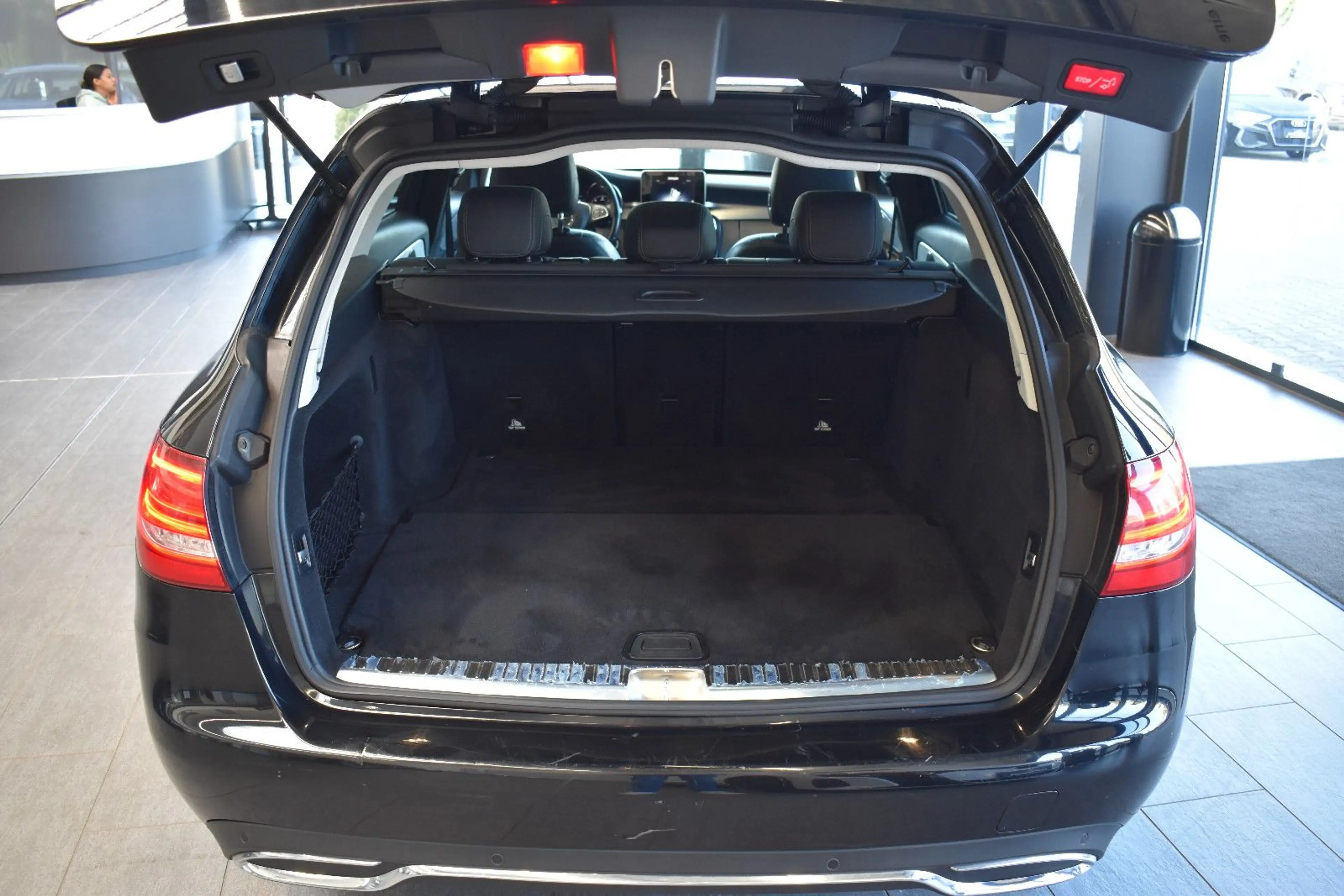 Mercedes-Benz C 220 C220d T Aut. 4Matic Avantgarde LED~AHK~Pano~Navi — photo 12