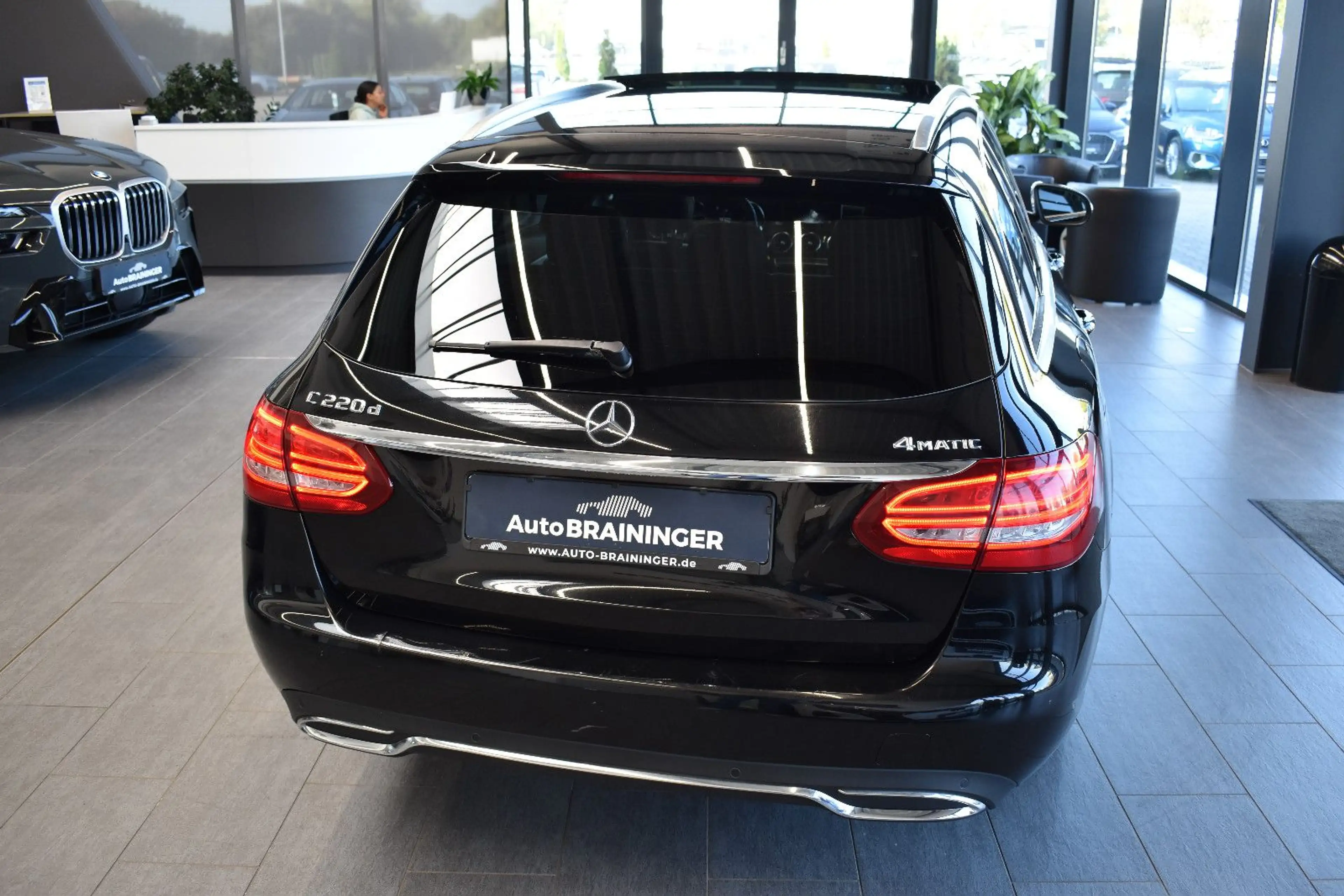 Mercedes-Benz C 220 C220d T Aut. 4Matic Avantgarde LED~AHK~Pano~Navi — photo 6