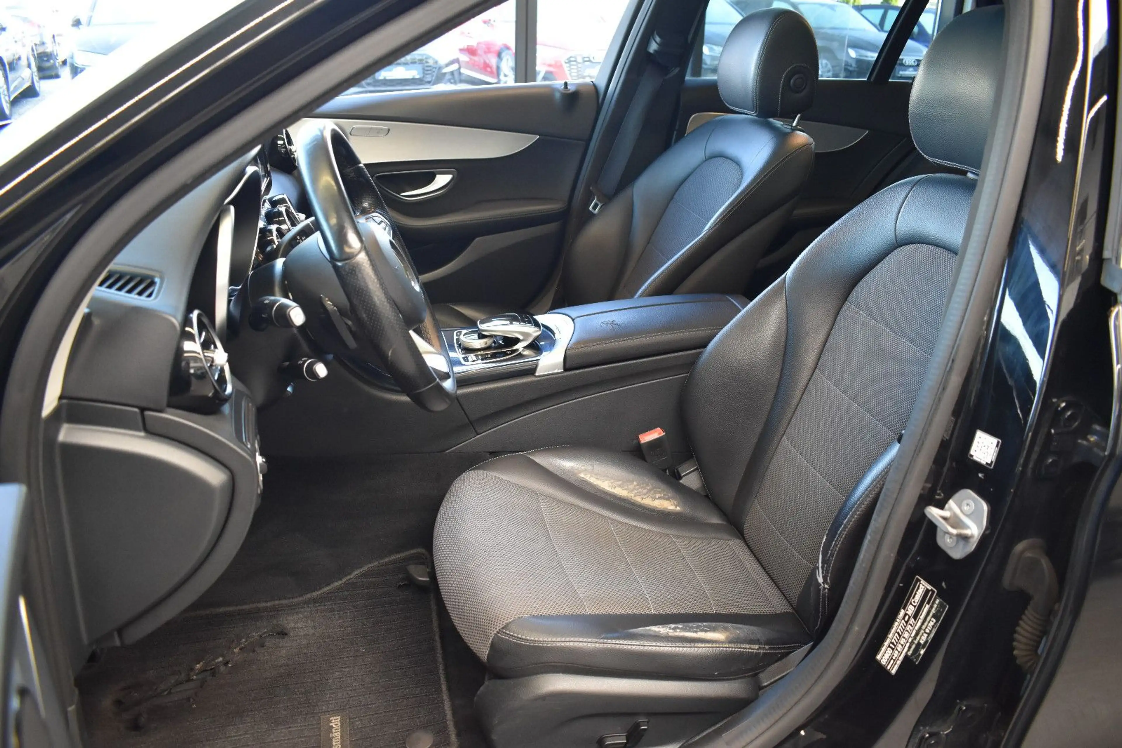 Mercedes-Benz C 220 C220d T Aut. 4Matic Avantgarde LED~AHK~Pano~Navi — photo 8