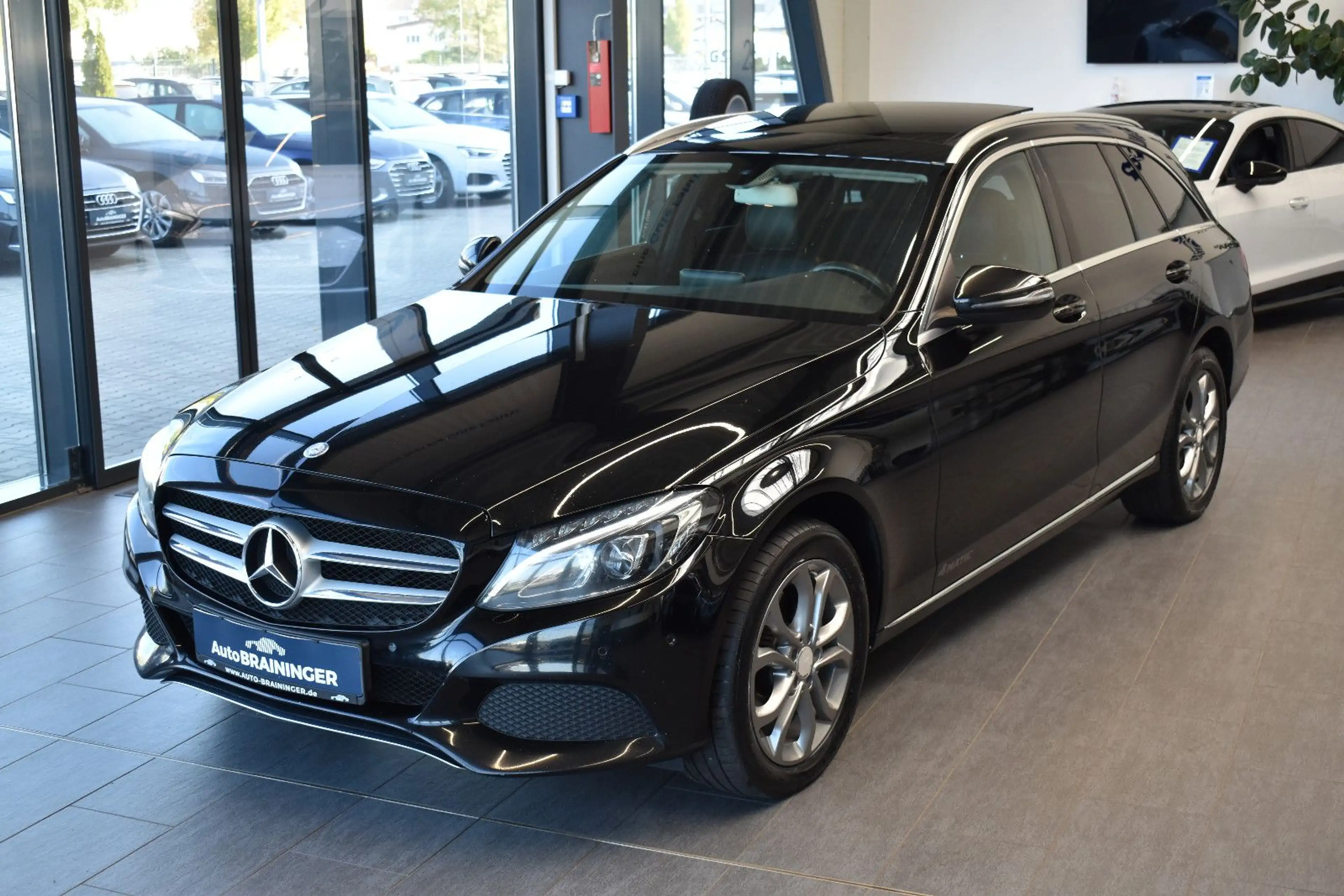 Mercedes-Benz C 220 C220d T Aut. 4Matic Avantgarde LED~AHK~Pano~Navi — photo 4