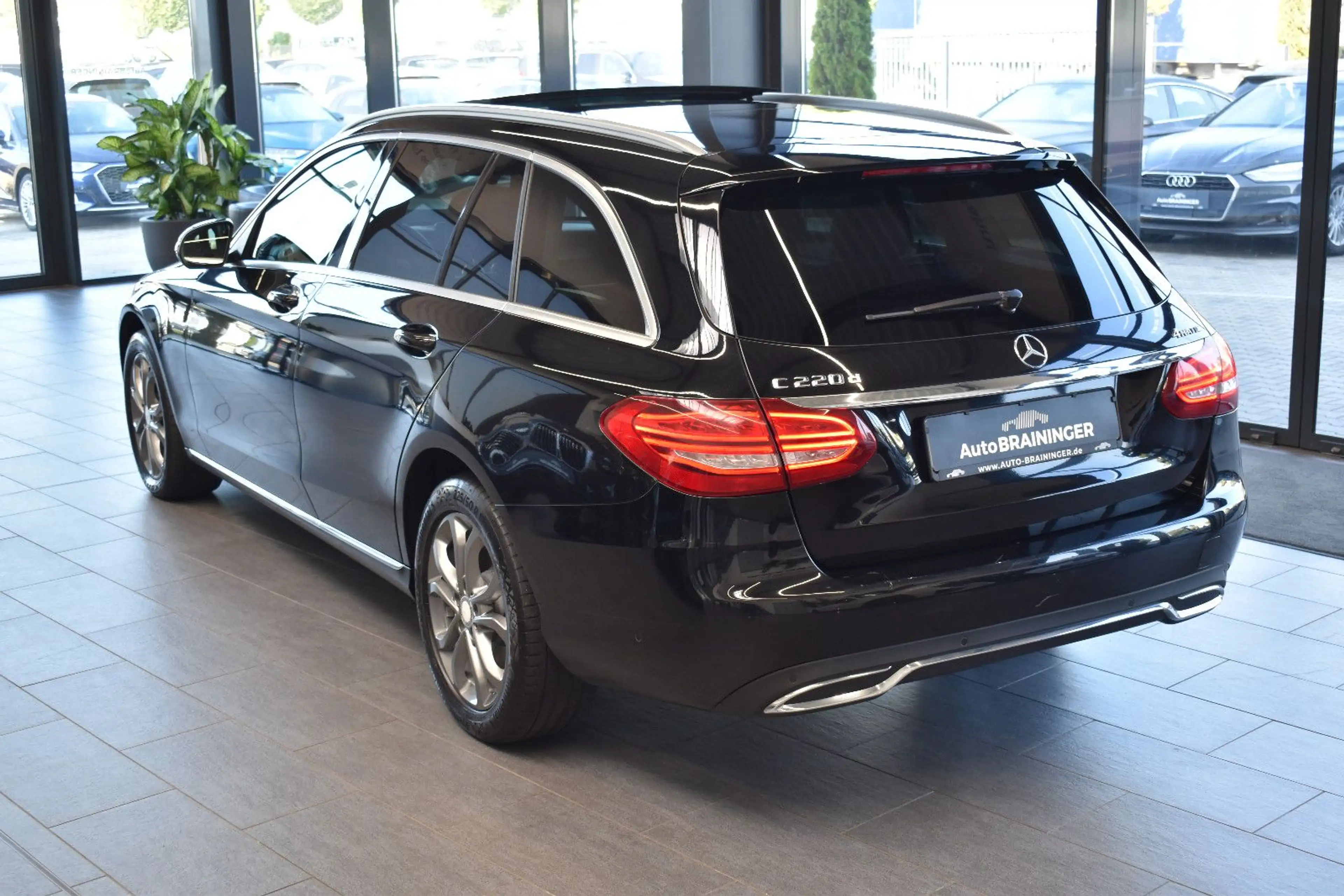 Mercedes-Benz C 220 C220d T Aut. 4Matic Avantgarde LED~AHK~Pano~Navi — photo 7