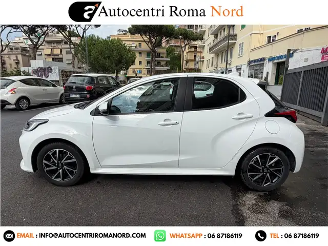 Toyota Yaris view 3