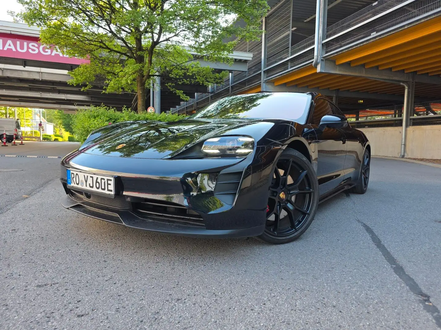Porsche Taycan Sport Turismo GTS HA-Lenkung/Bose/Keyless Schwarz - 1