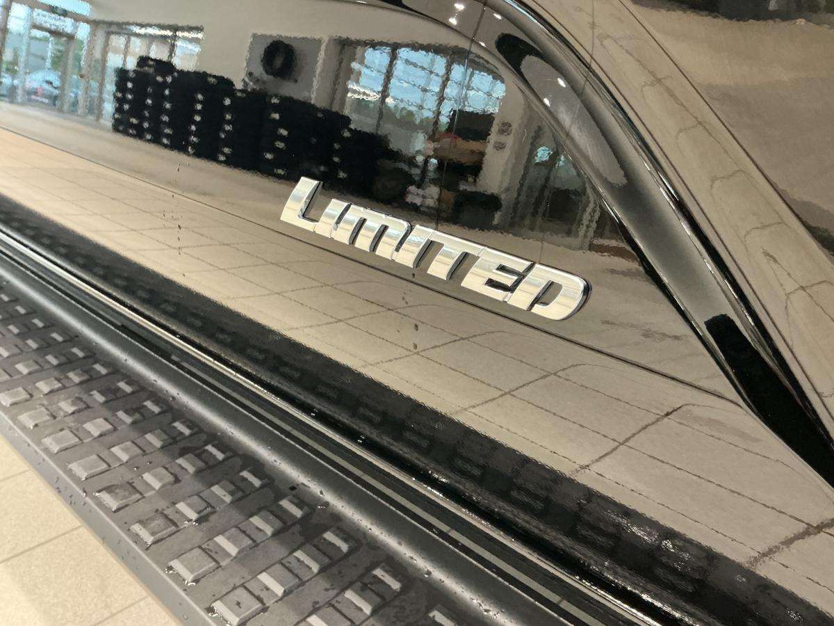 2026 Toyota 4Runner Limited 2.4L Turbo 278ch Auto8 4RM 7pl Cuir Toit J — photo 1