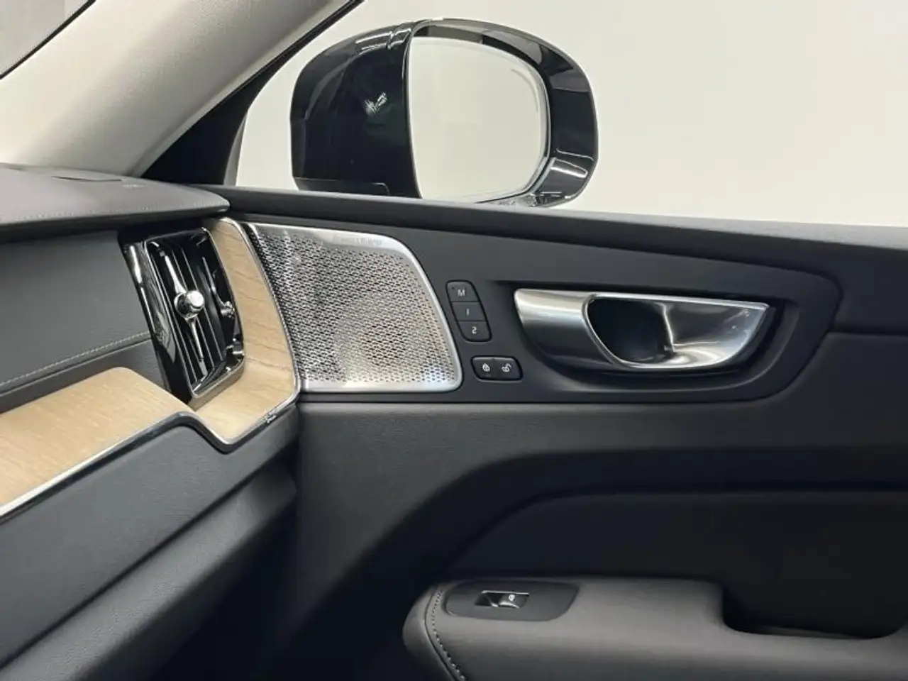 Volvo XC60 2026 — фото 13