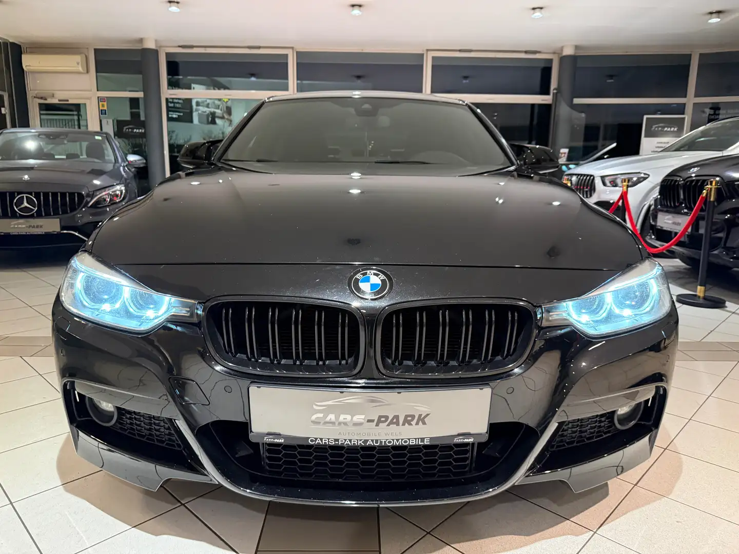 BMW 335 335 i xDrive Schwarz - 2
