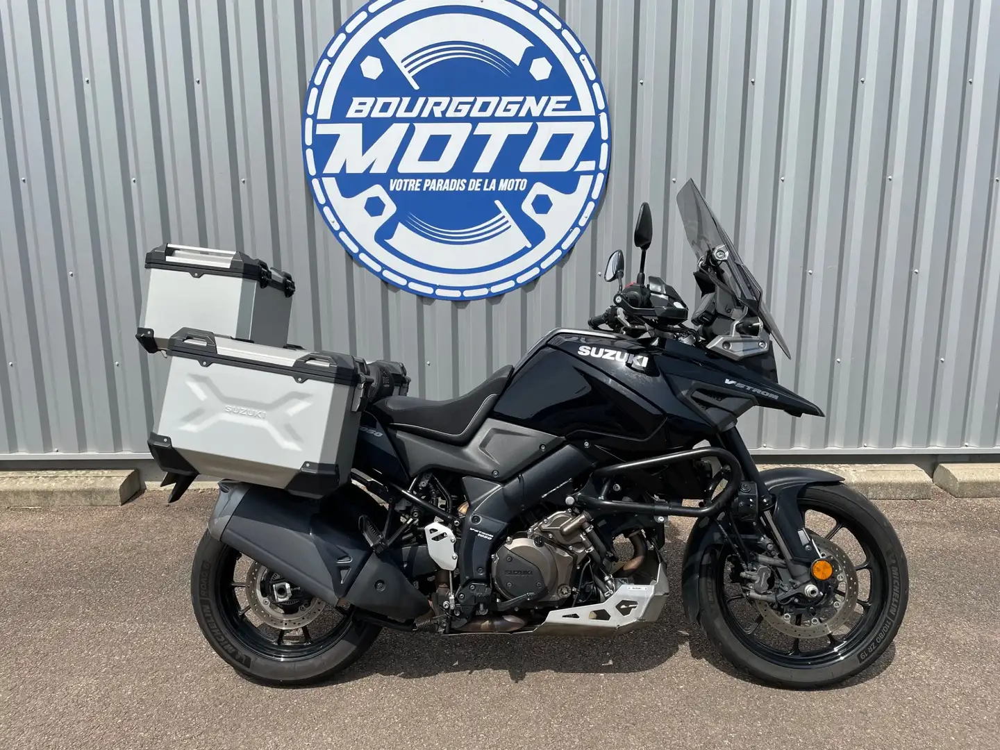 Suzuki V-Strom 1050DE Noir - 1
