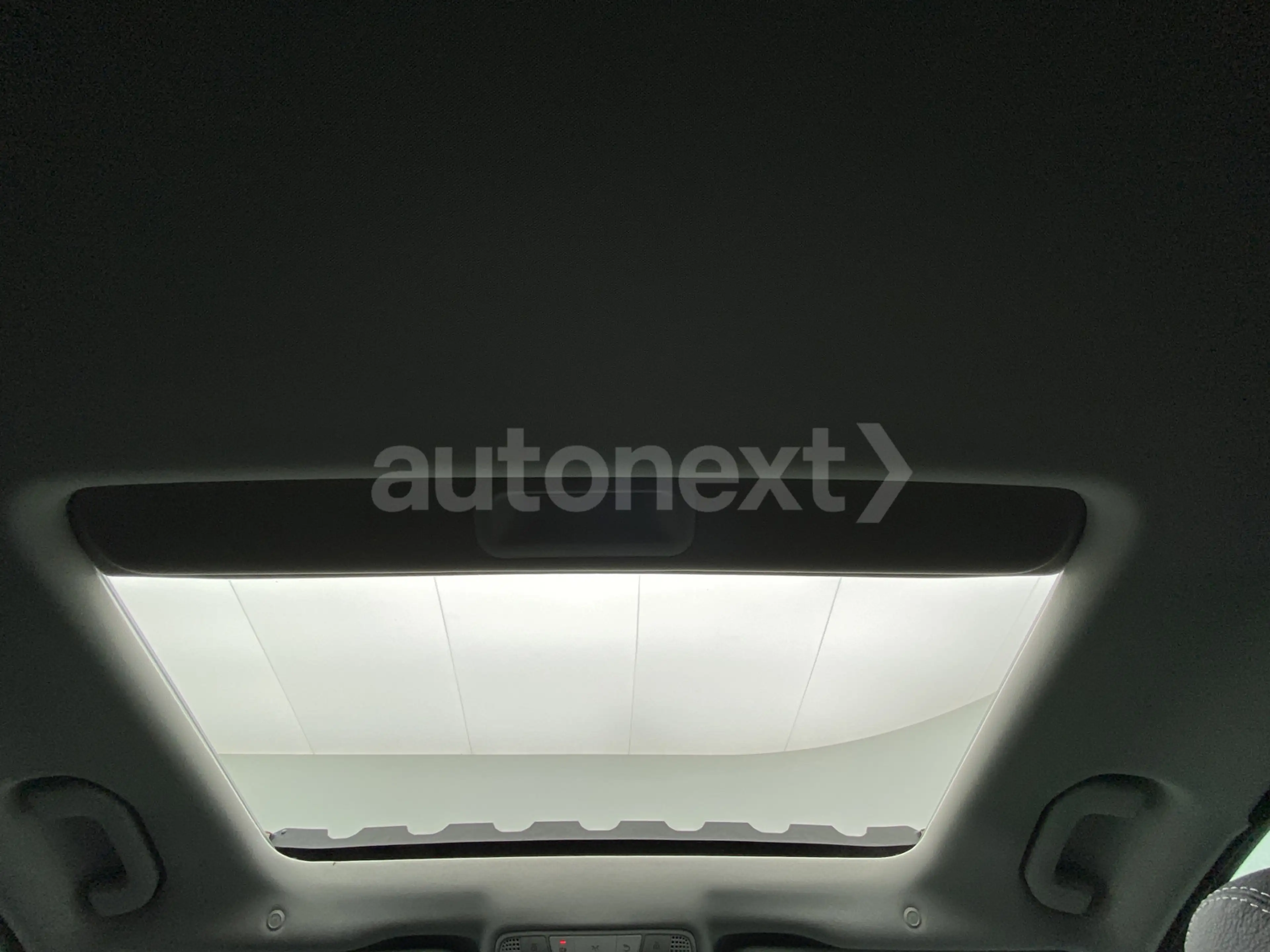 Mercedes-Benz E 220 d T *2x AMG Line+Night* Schiebedach (4714) — photo 13