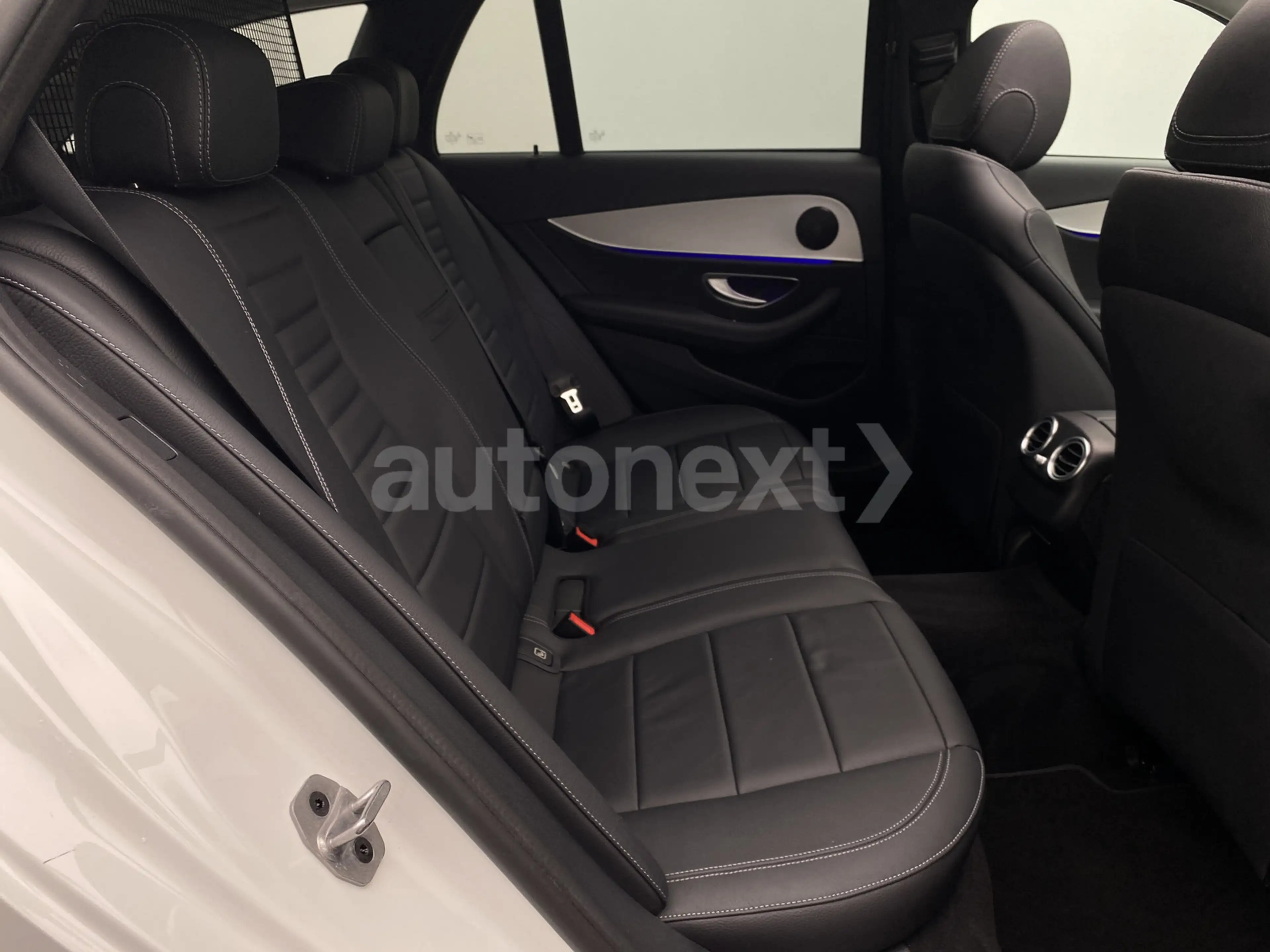 Mercedes-Benz E 220 d T *2x AMG Line+Night* Schiebedach (4714) — photo 14