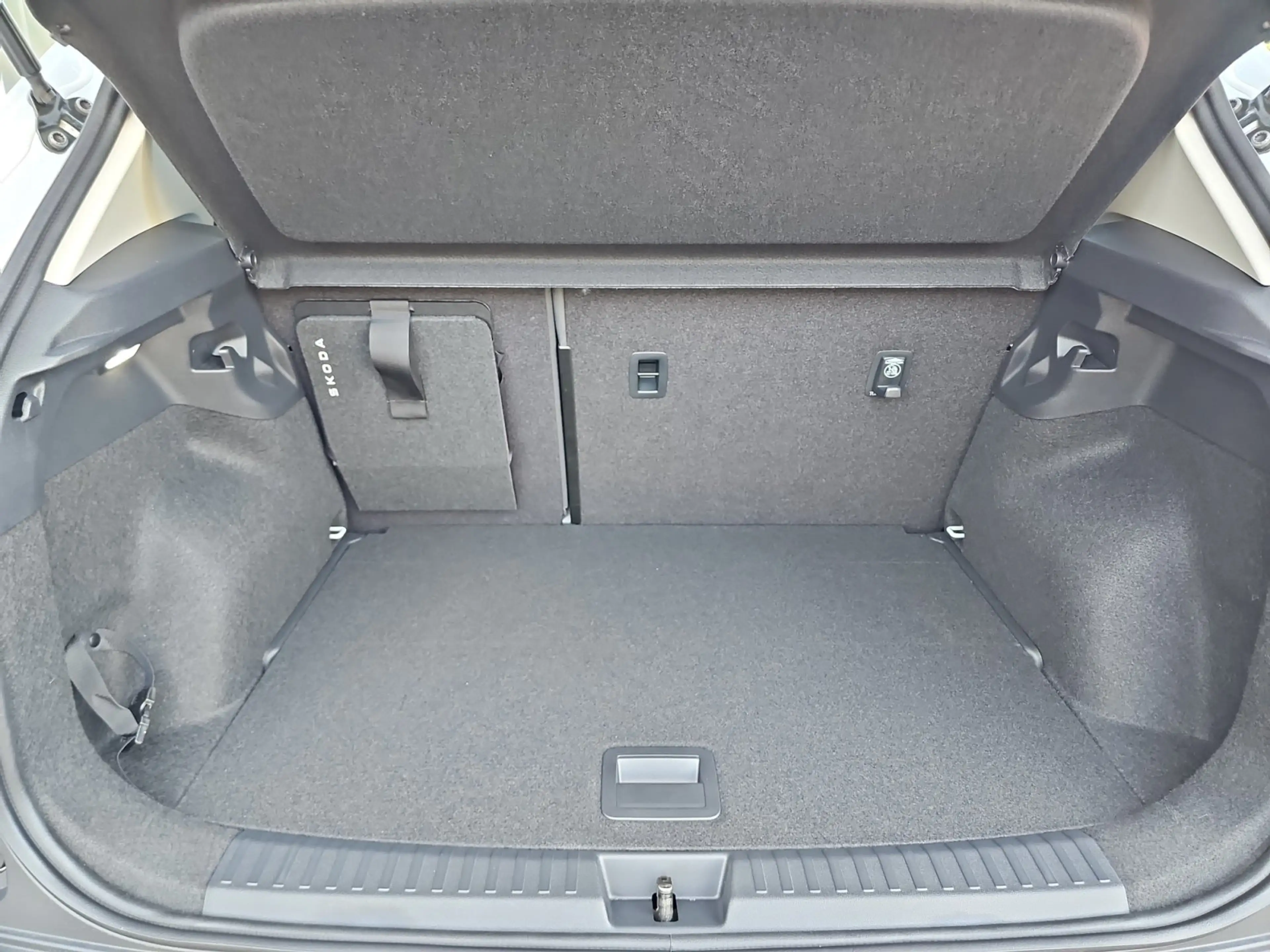 Skoda Epiq 55 Edition Eins ACC DynLicht Kam. KeyLess — photo 15