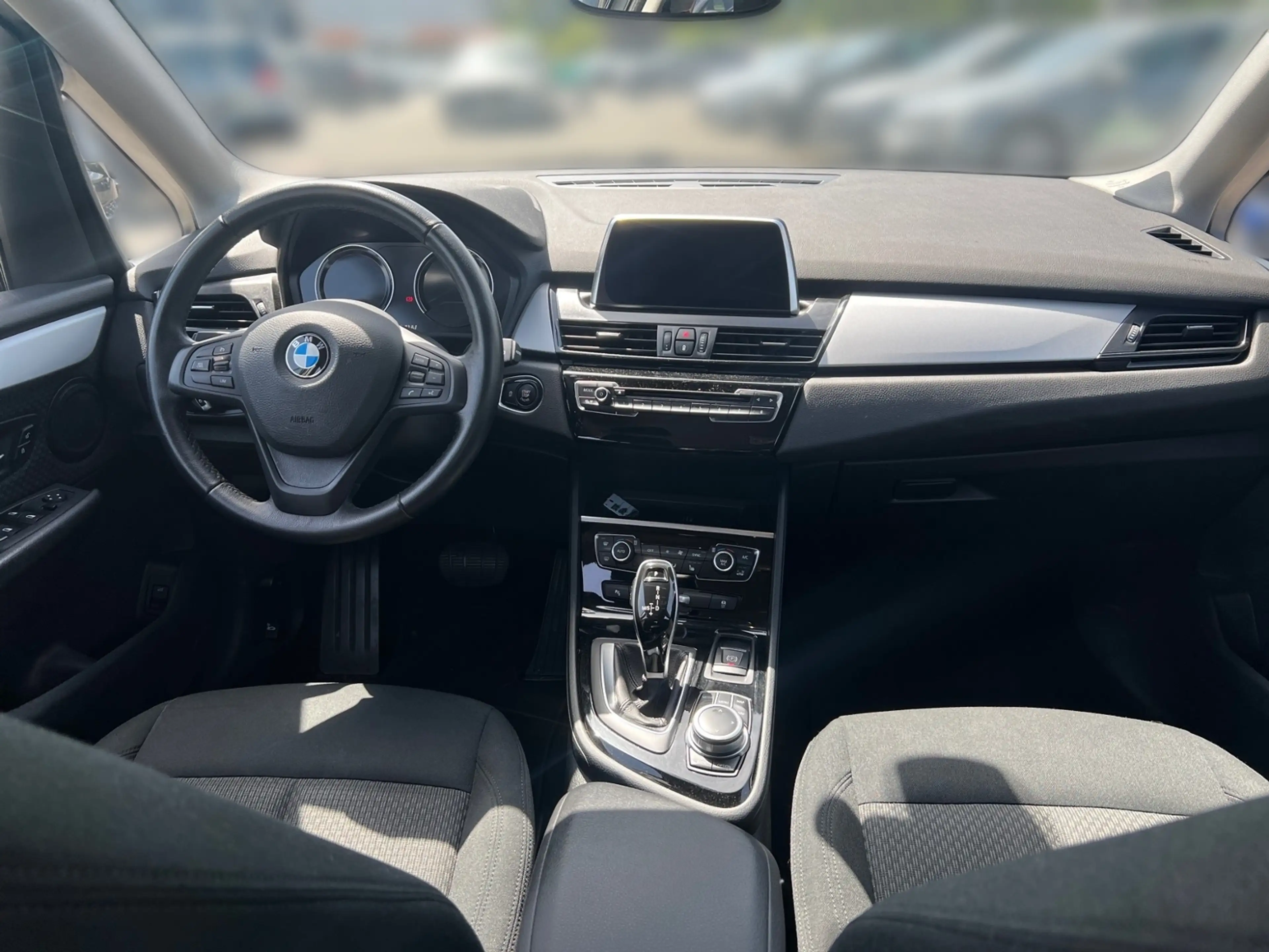 BMW 216 216d Active Tourer Advantage *NAVI*LED*StHz*SHZ*P — photo 11