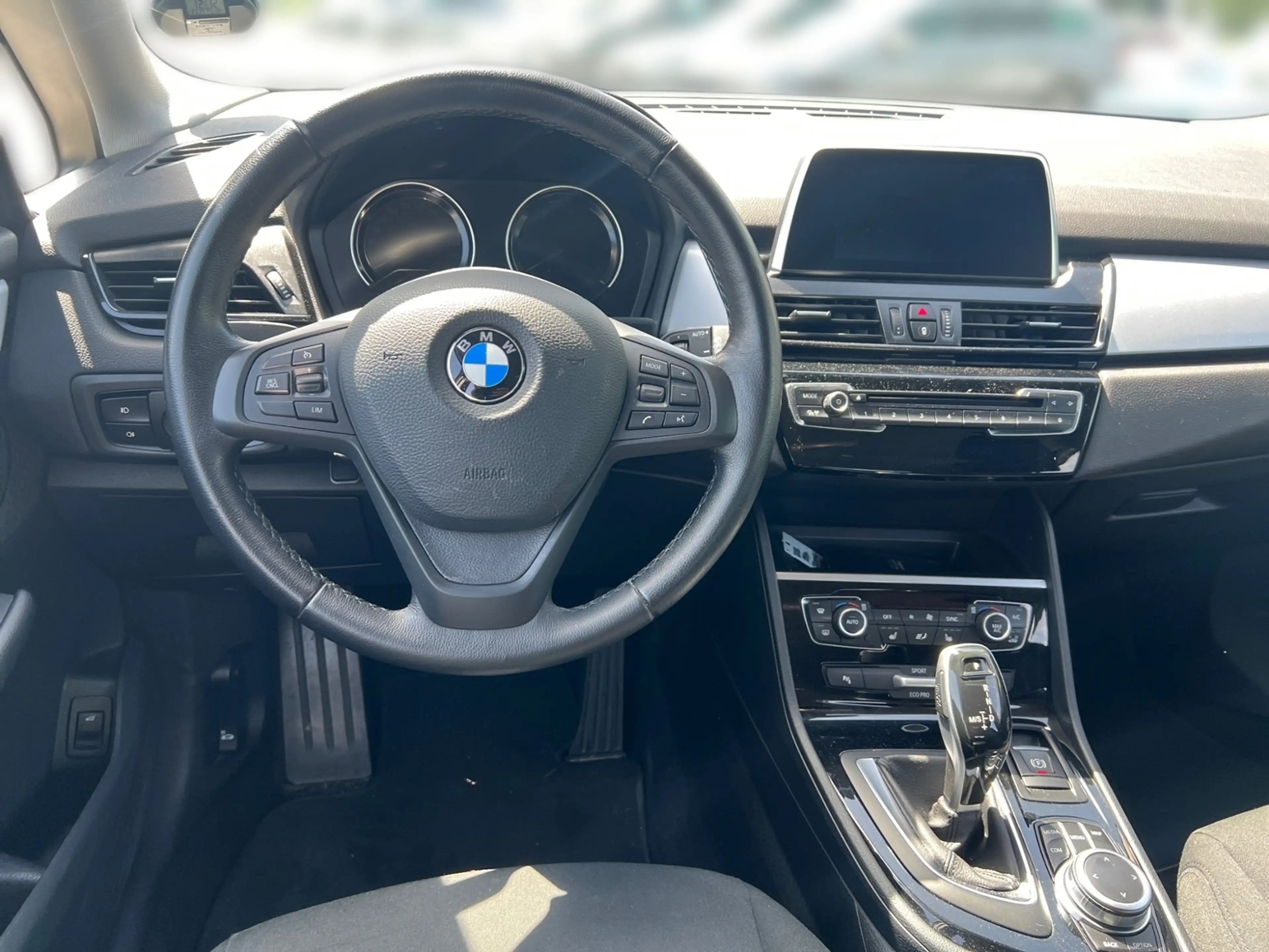 BMW 216 216d Active Tourer Advantage *NAVI*LED*StHz*SHZ*P — photo 12