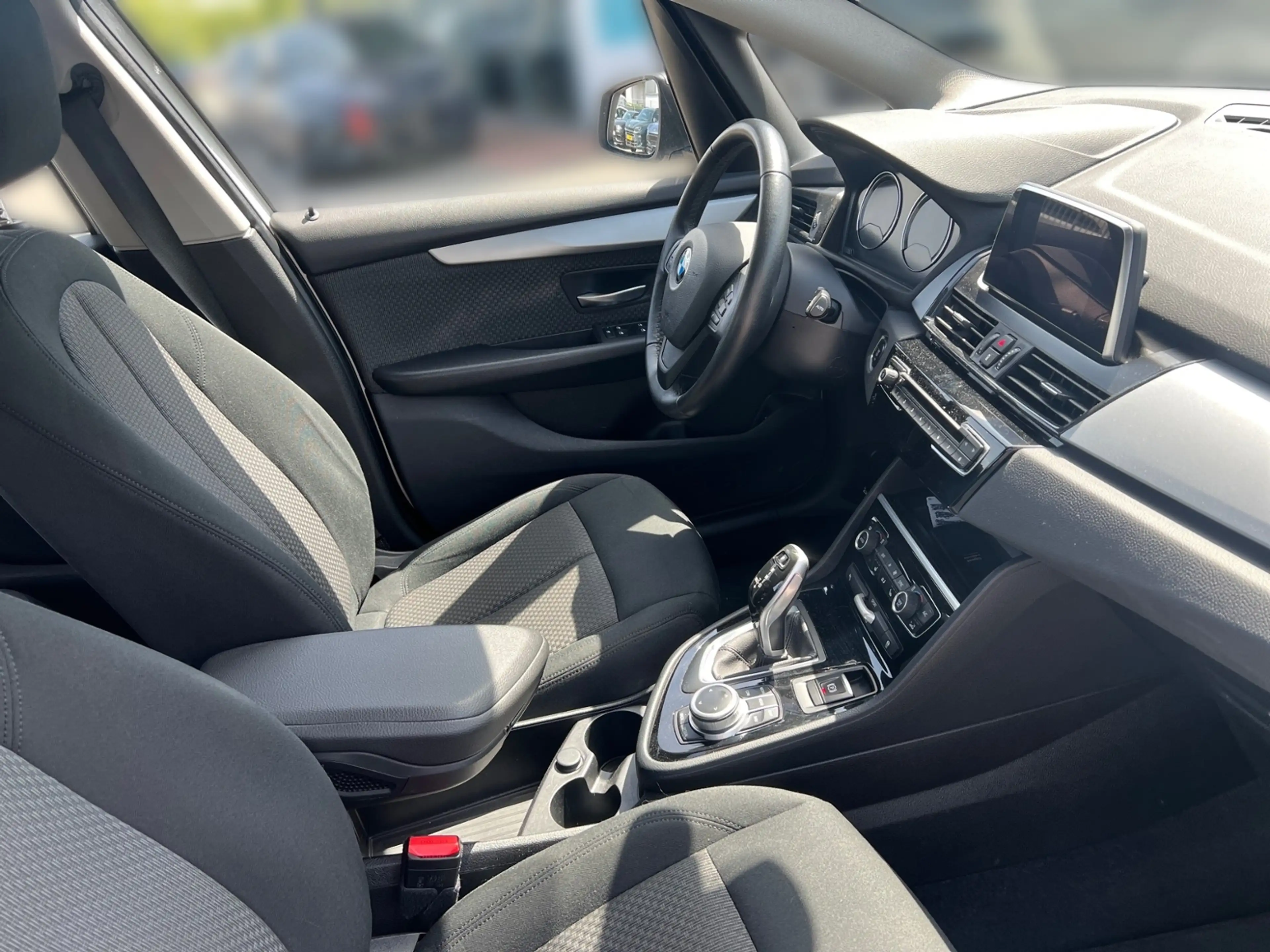 BMW 216 216d Active Tourer Advantage *NAVI*LED*StHz*SHZ*P — photo 9