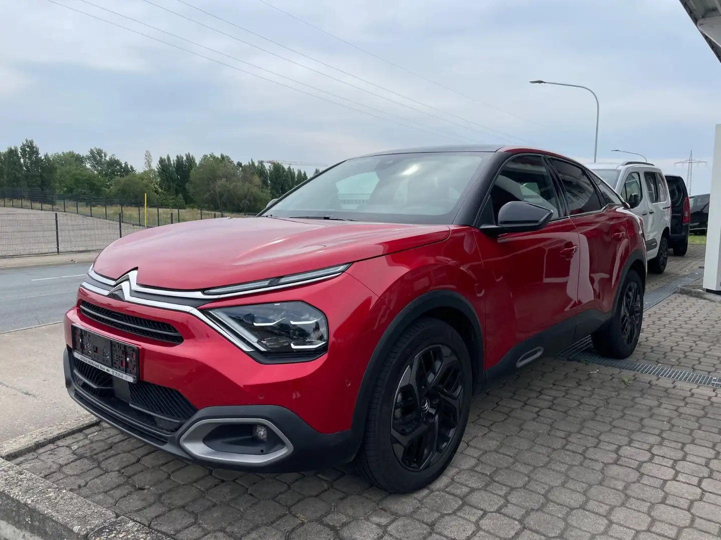 Citroen C4 Lim. Shine*LEDER*LED*NAVI*DAB*PANORAMA* Rot - 1