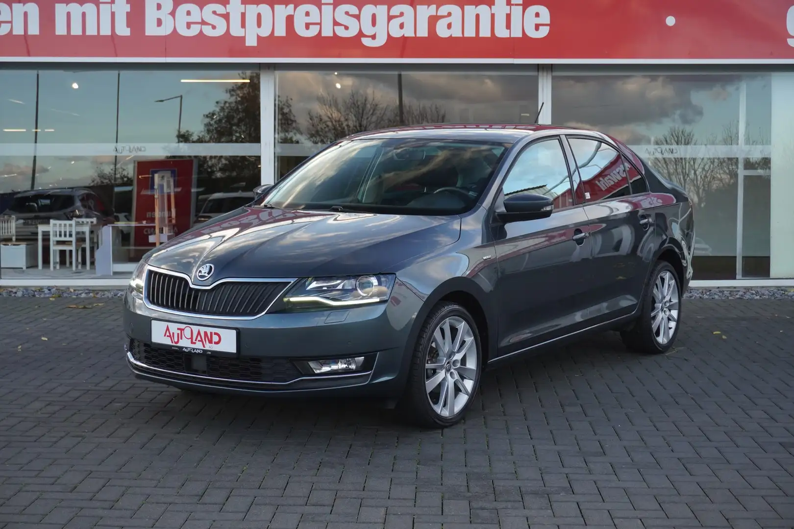 Skoda Rapid/Spaceback Rapid 1.0 Clever Xenon Kamera Tempomat Grau - 2