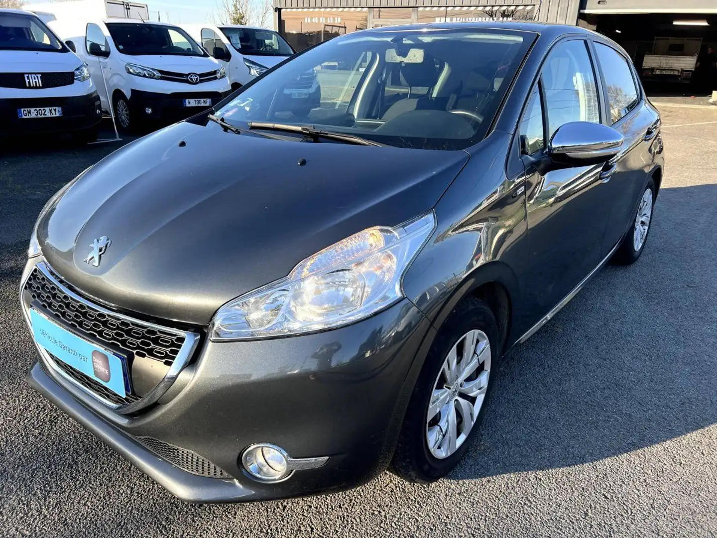 Peugeot 208 1.2 PureTech Style 5p - 1