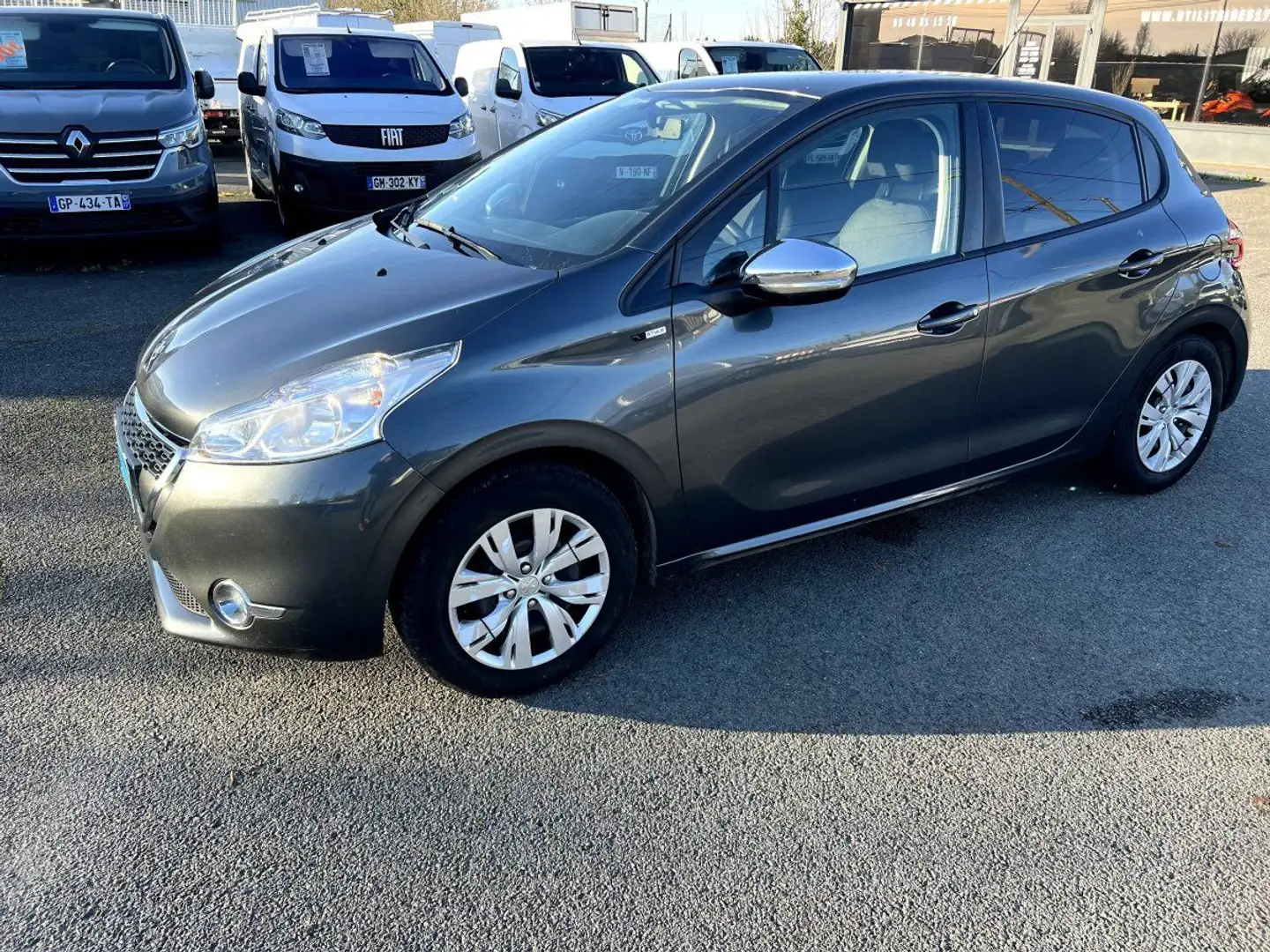 Peugeot 208 1.2 PureTech Style 5p - 2