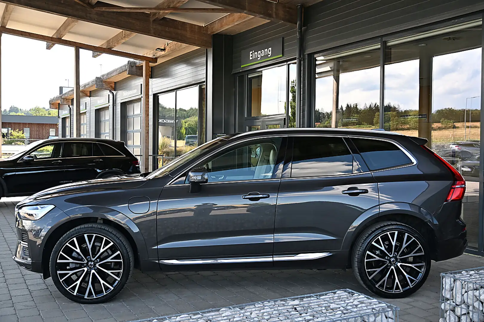 Volvo XC60 T8 AWD Recharge PHEV Inscription Geartronic 22"... Grau - 2