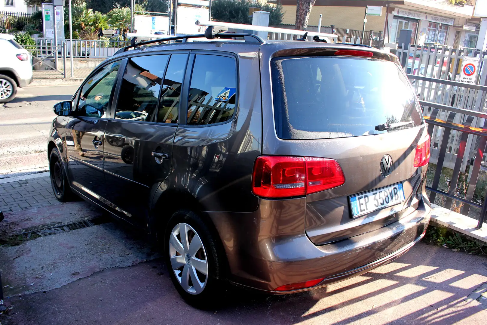 Volkswagen Touran 1.6 TDI 7 POSTI REALI AUTOMATICA - 2