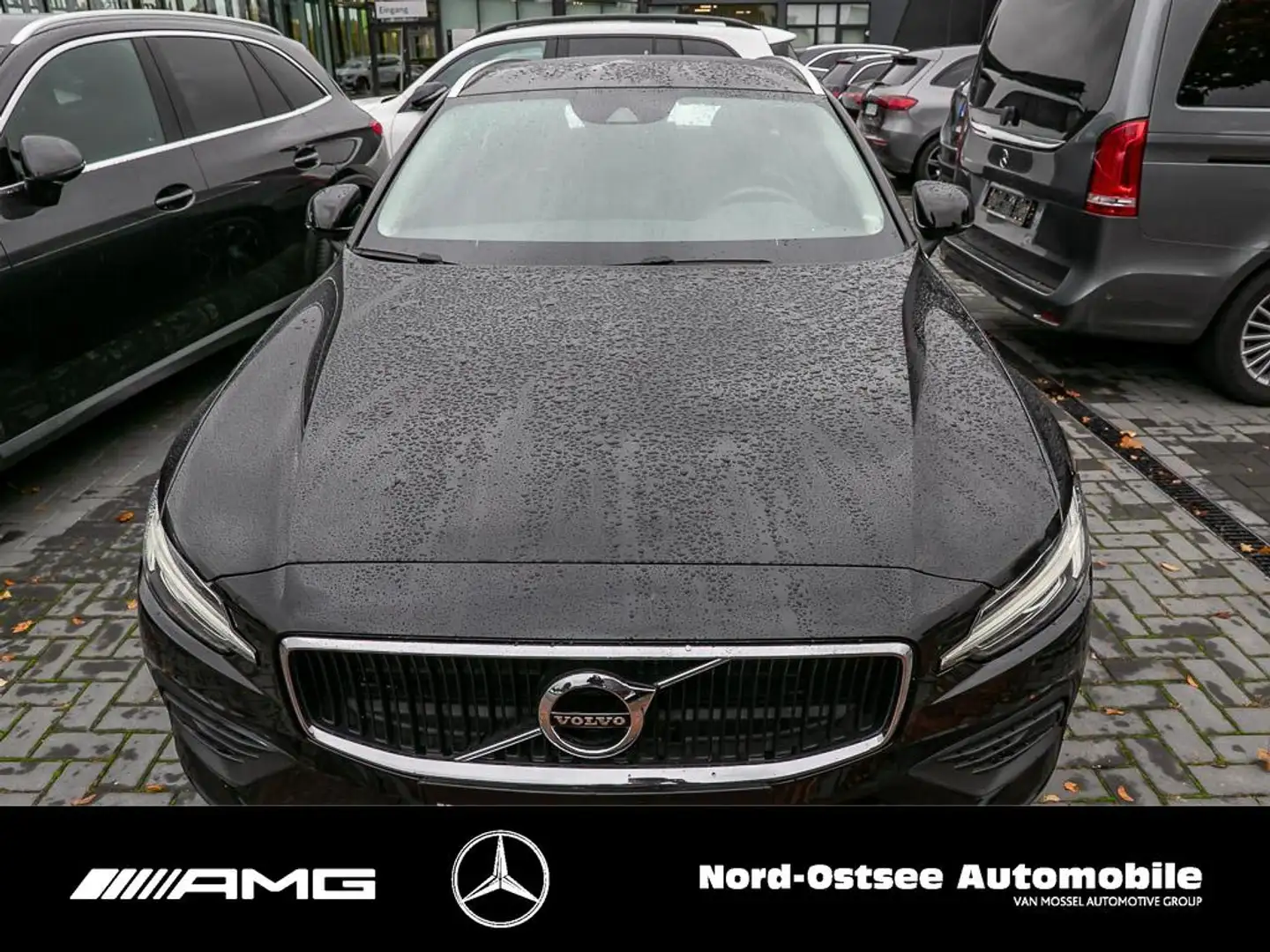 Volvo V60 V 60 T4 MOMENTUM PRO PDC NAVI LED TEMPO NEBEL Schwarz - 2