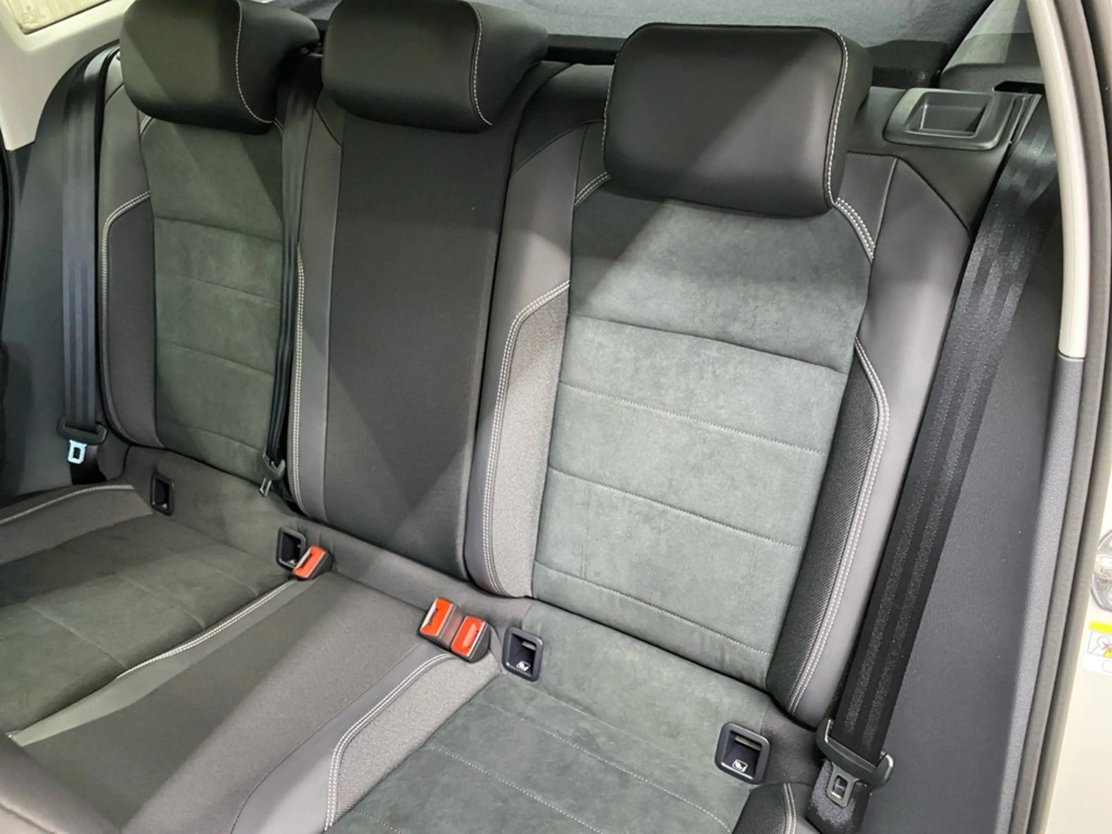 Volkswagen Taigo 1.0 TSI DSG Style AHK+NAVI+SHZ+KAMERA+ACC+PDC — photo 6