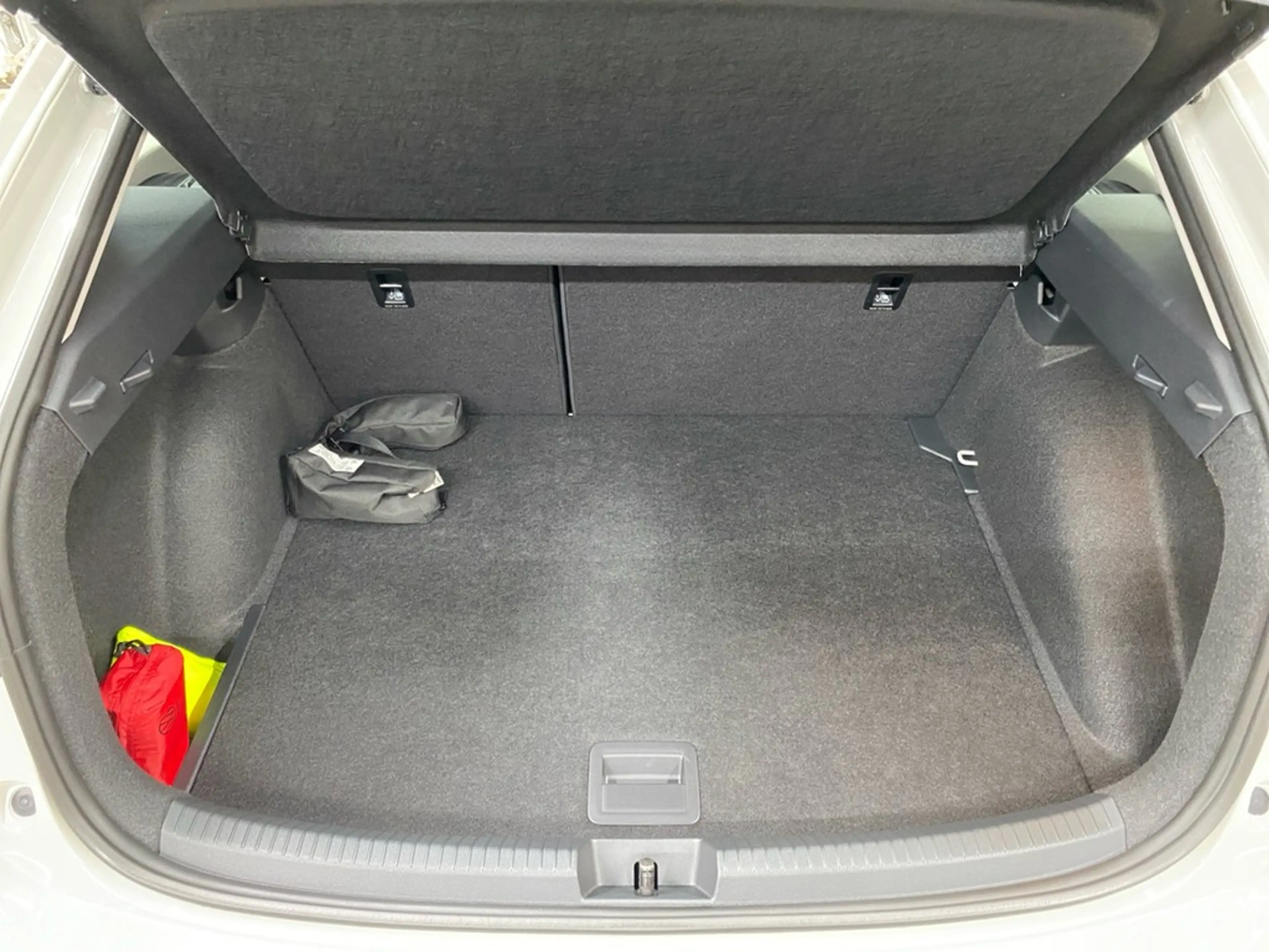 Volkswagen Taigo 1.0 TSI DSG Style AHK+NAVI+SHZ+KAMERA+ACC+PDC — photo 13