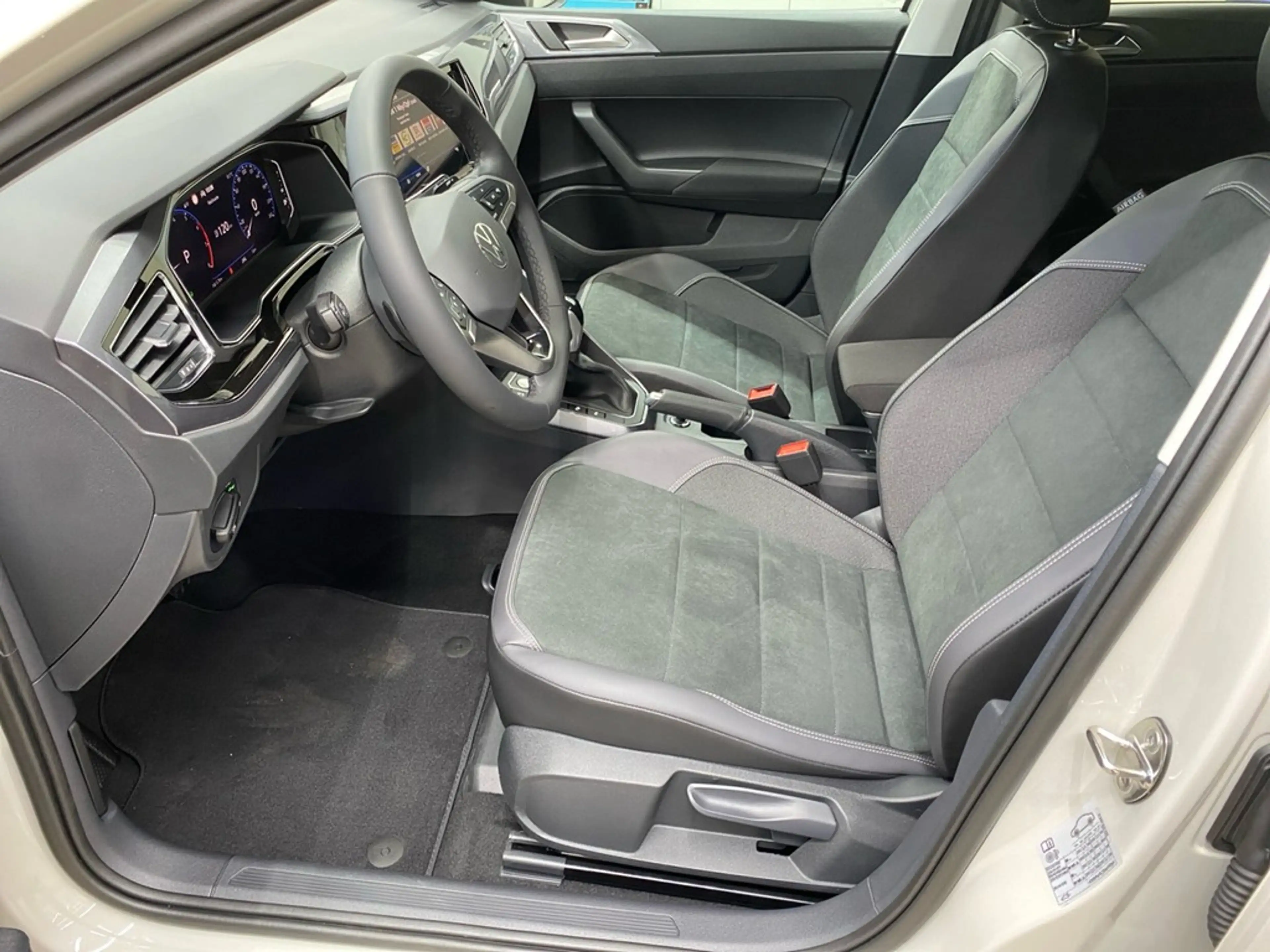 Volkswagen Taigo 1.0 TSI DSG Style AHK+NAVI+SHZ+KAMERA+ACC+PDC — photo 4