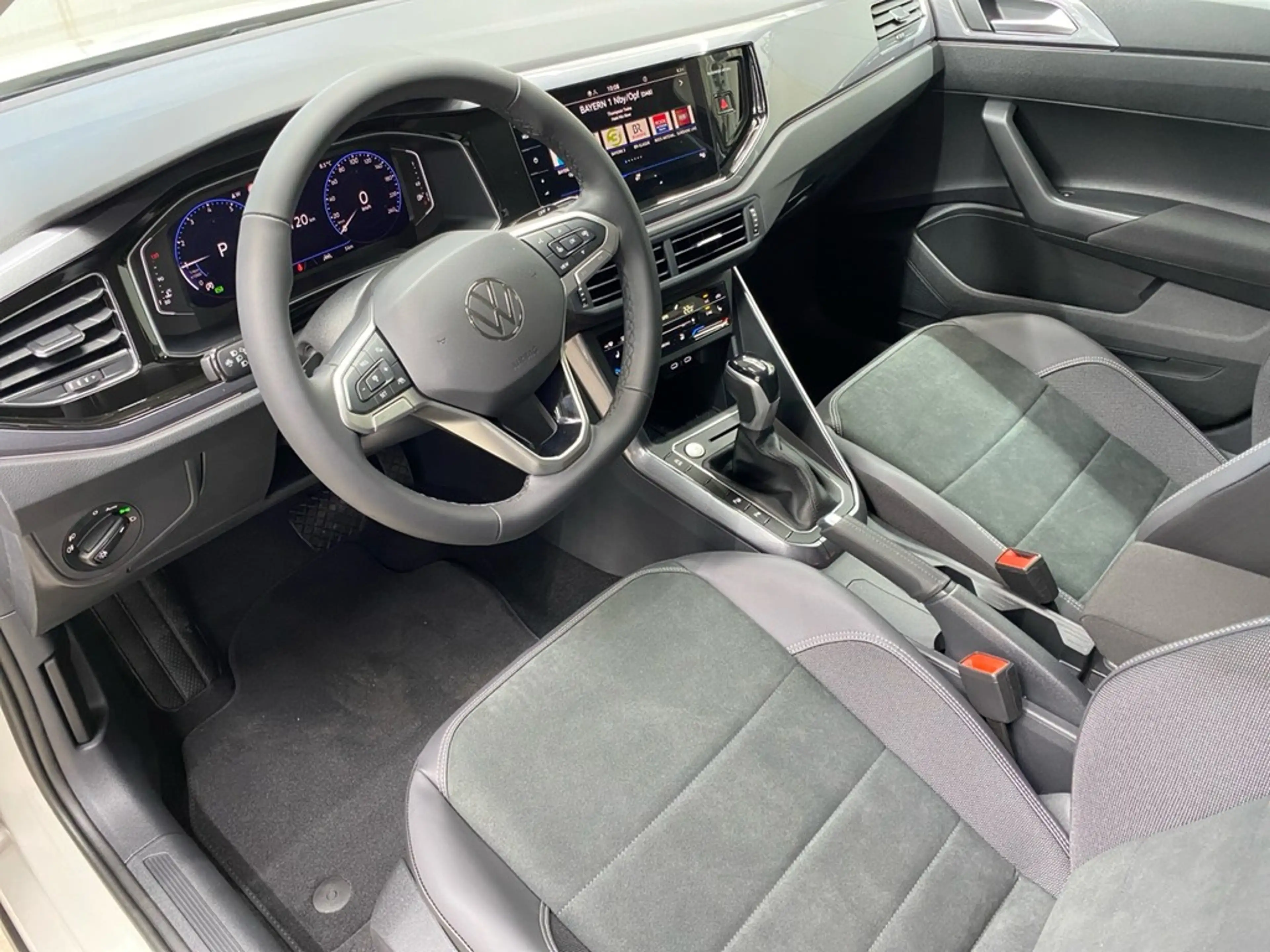 Volkswagen Taigo 1.0 TSI DSG Style AHK+NAVI+SHZ+KAMERA+ACC+PDC — photo 3