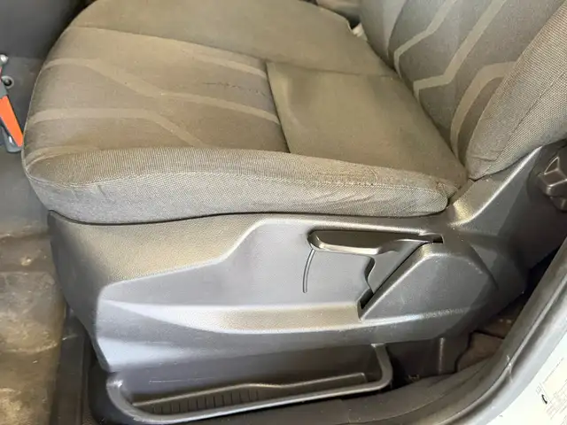 Ford Transit Connect view 11