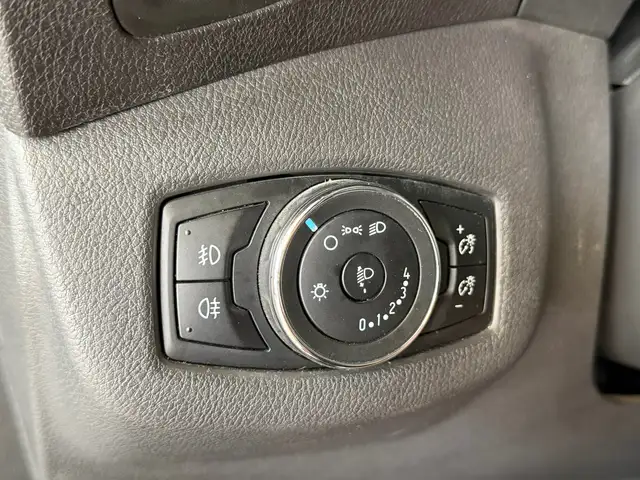 Ford Transit Connect view 14