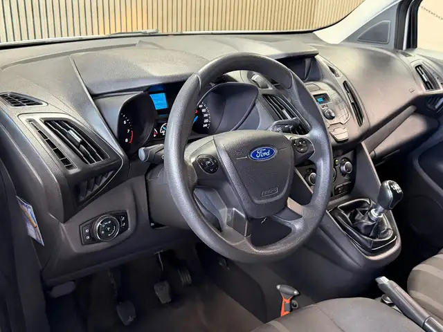 Ford Transit Connect view 10