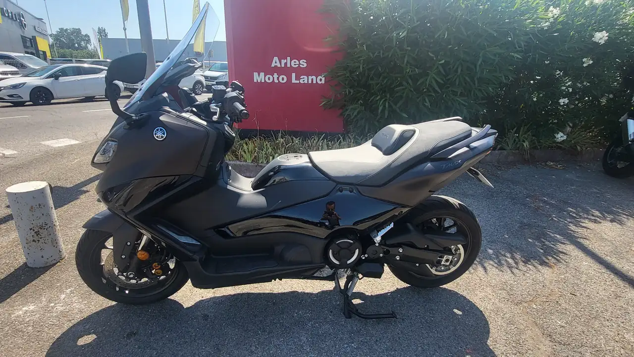 Yamaha Tmax 560