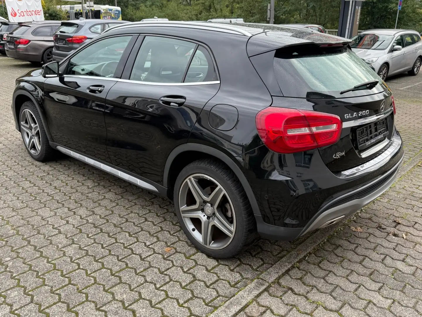 Mercedes-Benz GLA 200 AMG Line Automatik AHK Alcantara Schwarz - 2
