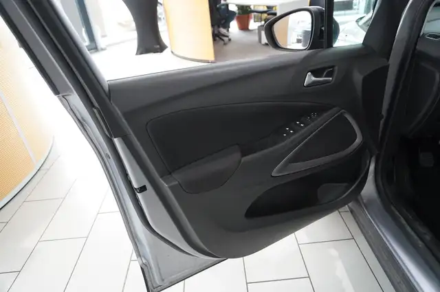 Opel Crossland view 15