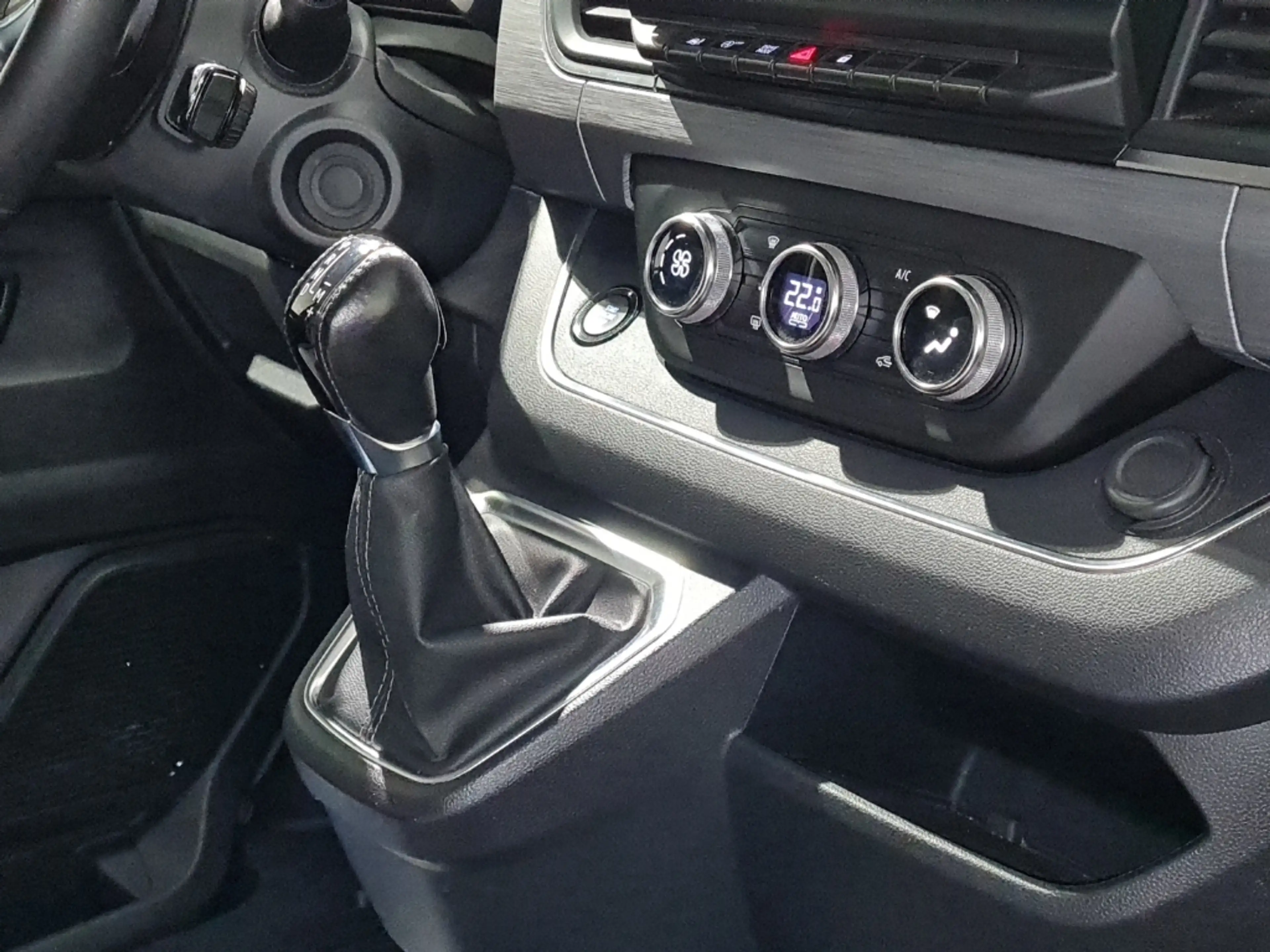 Renault Trafic 2.0 Blue dCi SpaceClass*EDC*GRA*CAM* — photo 7