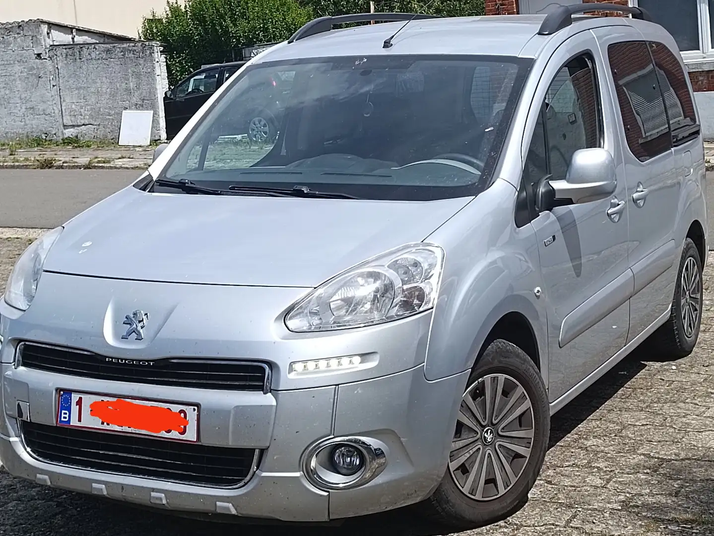Peugeot Partner Partner Tepee 1.6 e-HDi Style STT Grijs - 2
