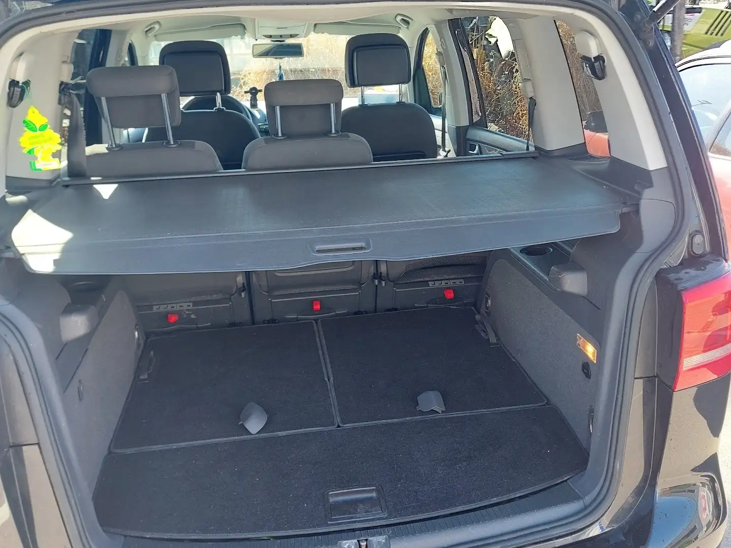 Volkswagen Touran 2.0TDI Trendline Noir - 2