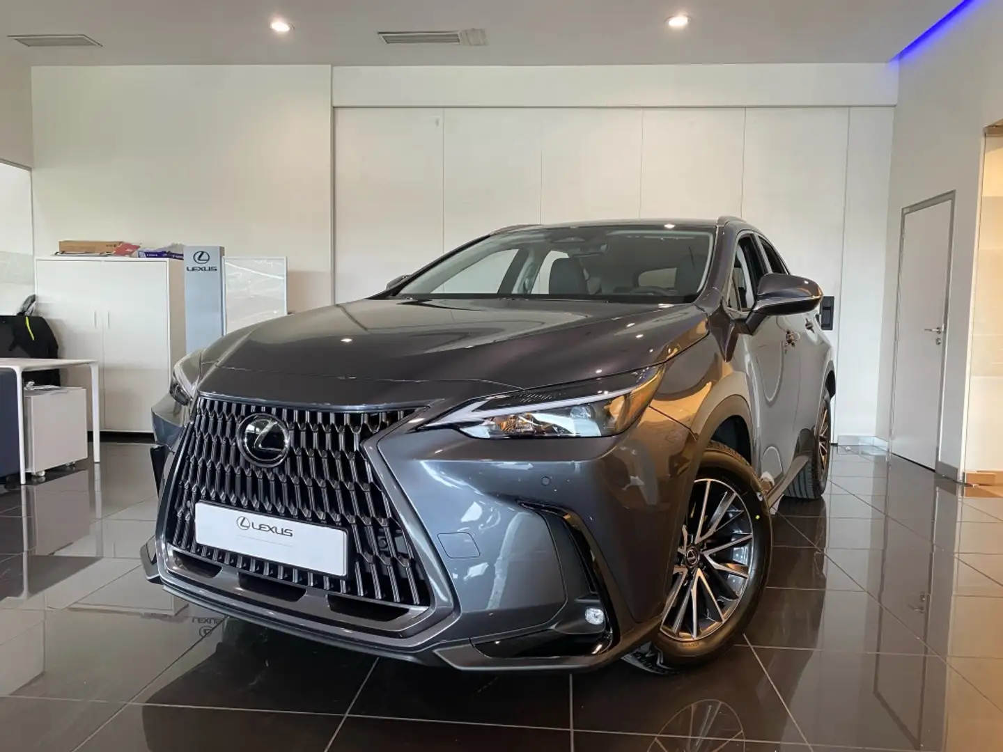 Lexus NX 450h+ Premium+ 4WD Bleu - 2