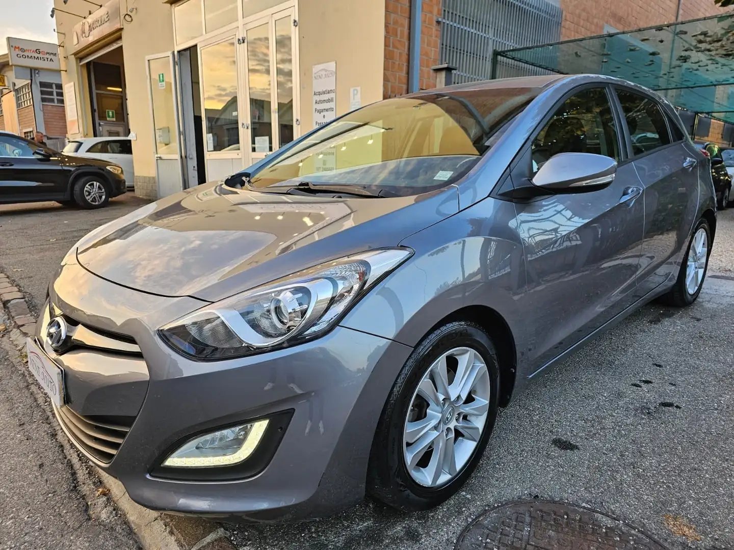Hyundai i30 1.6 CRDI 110cv Comfort*Clima*Led*Euro5* Grigio - 2