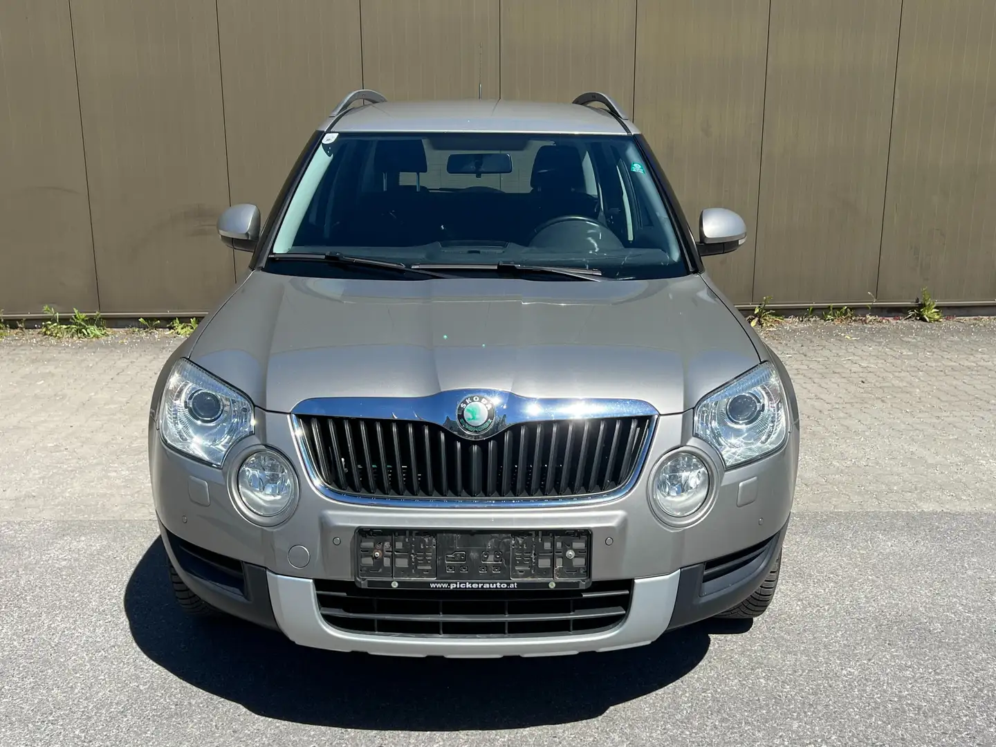 Skoda Yeti 2.0 TDI 4x4 Klimatronik Sitzheizung Euro-5* Braun - 2