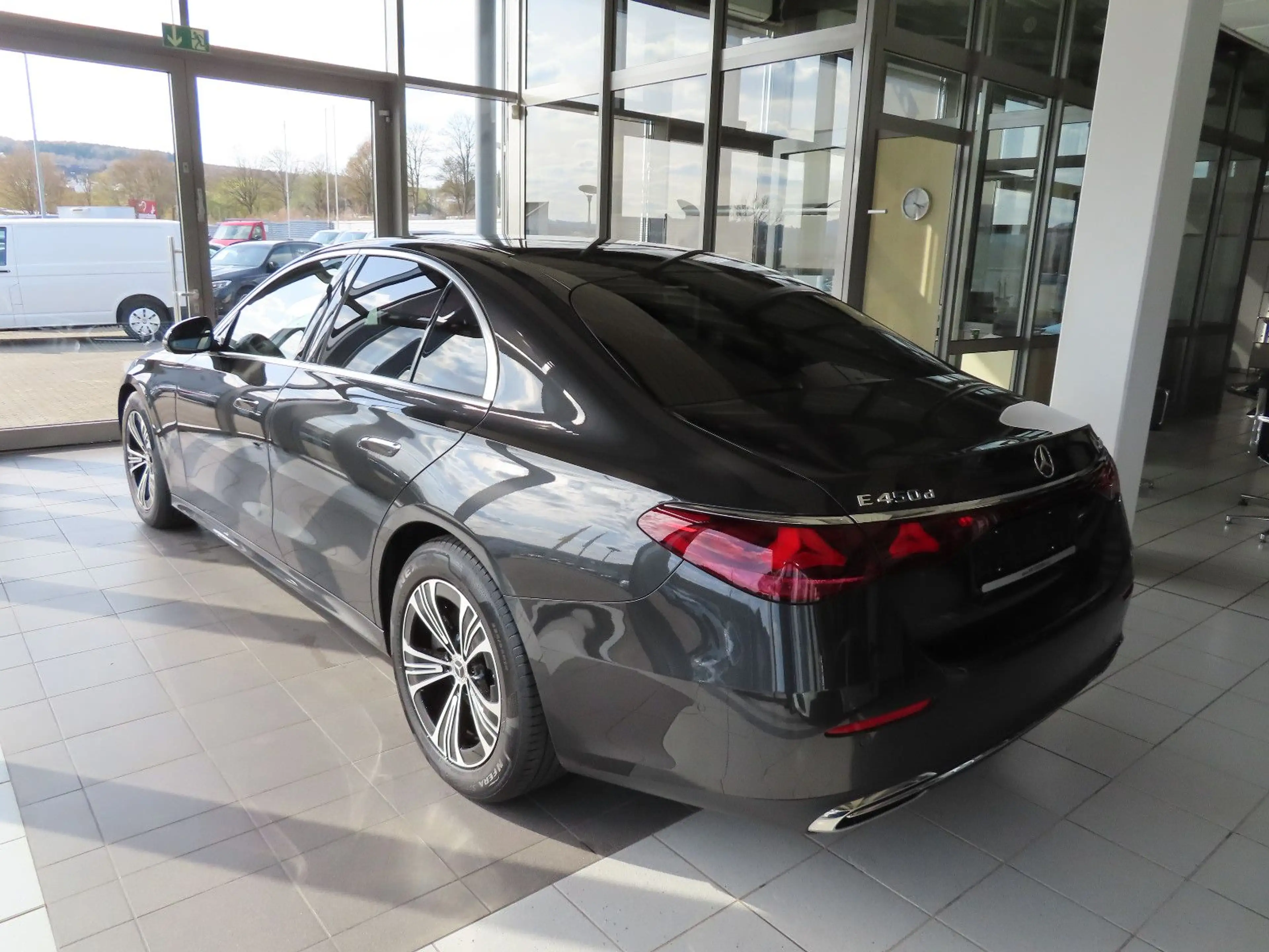 Mercedes-Benz E 450 d 4Matic Avantgarde NAVI LED — photo 4