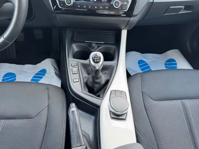 BMW 1 Series view 14