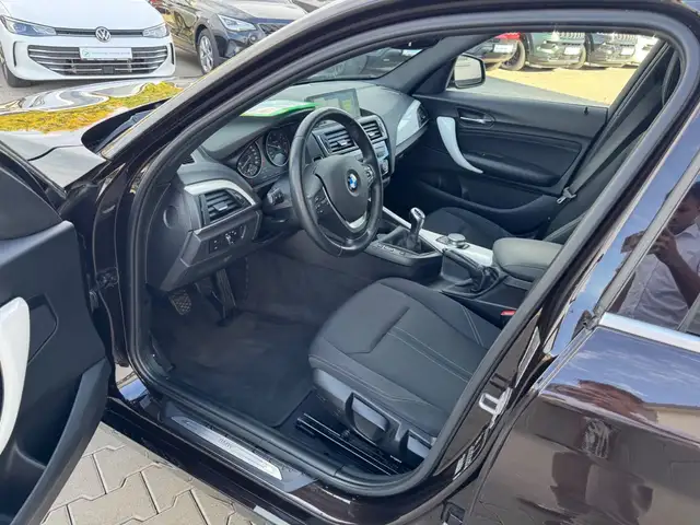 BMW 1 Series view 9